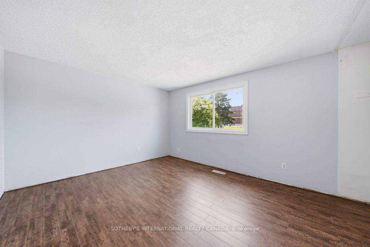 120 Falconer Drive 34 Property Photo 10