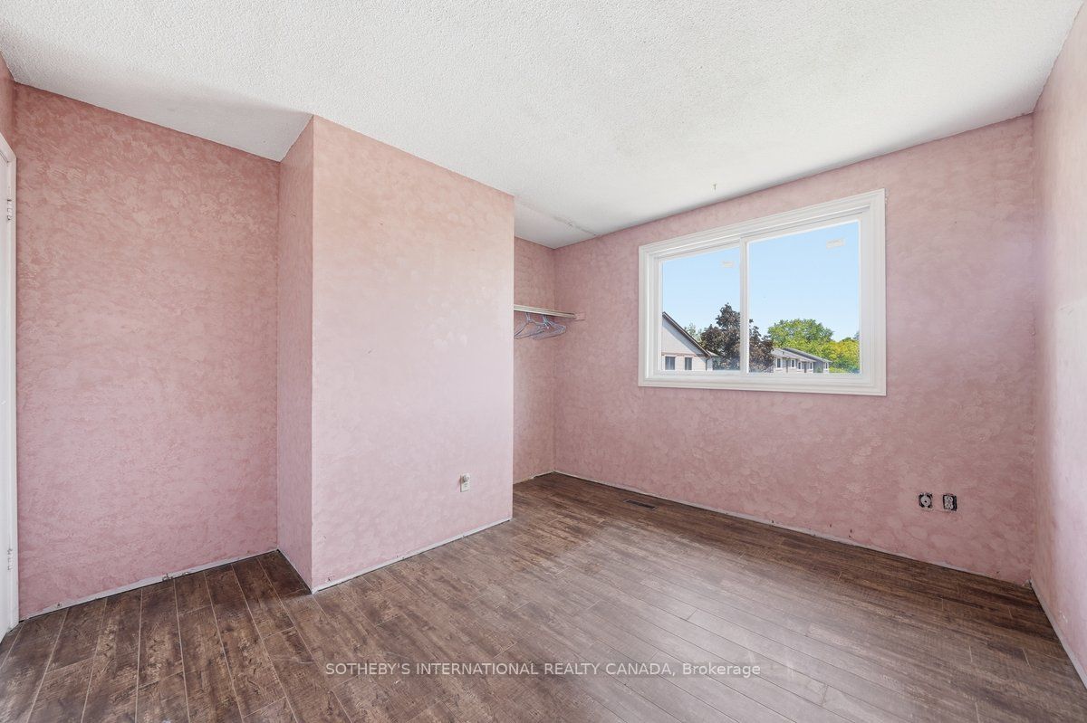 120 Falconer Drive 34 Property Photo 15