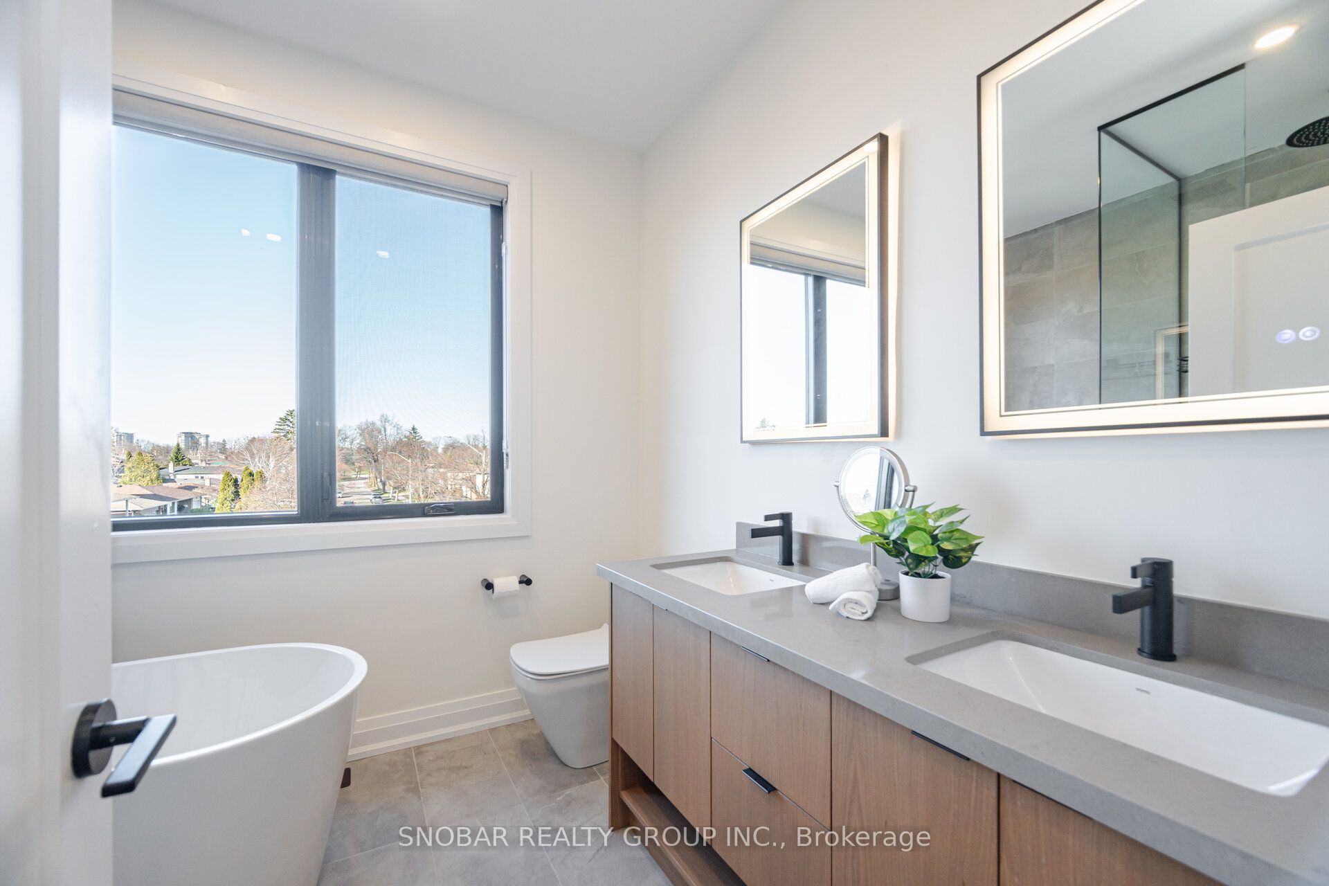 720 Hillman Crescent Property Photo 22