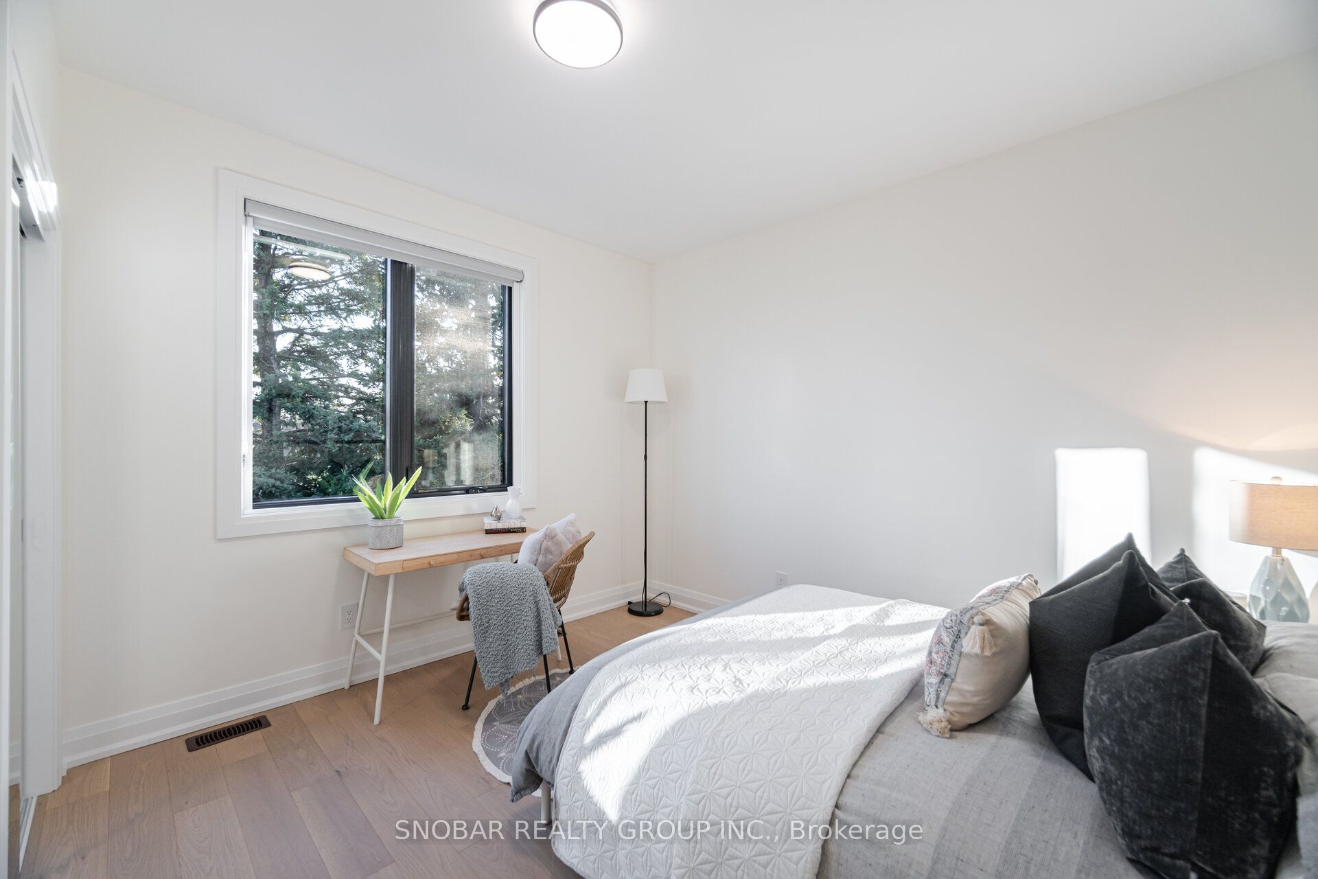 720 Hillman Crescent Property Photo 23