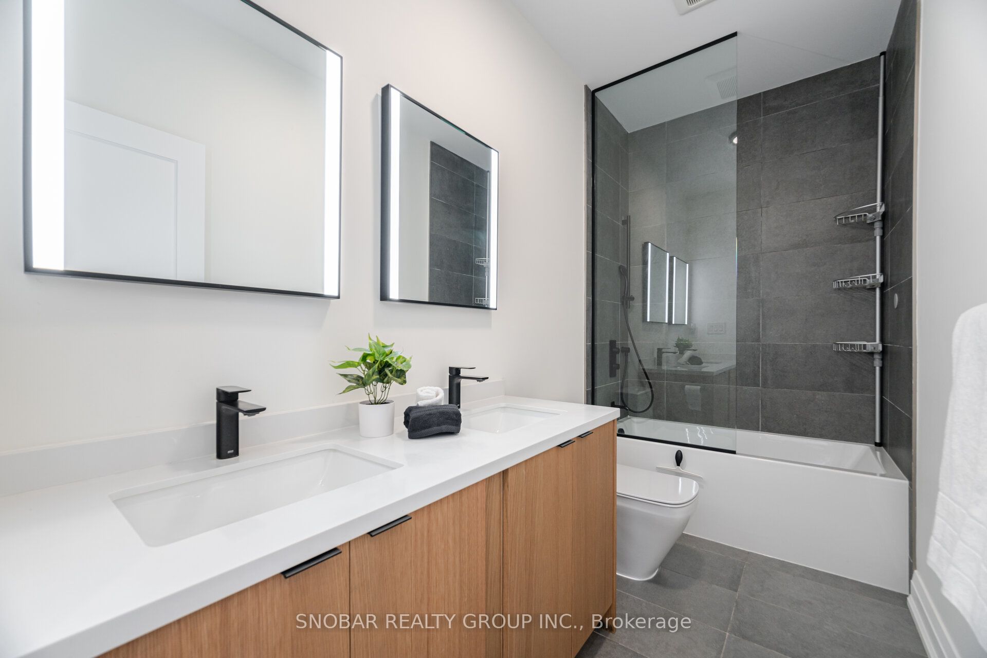 720 Hillman Crescent Property Photo 25