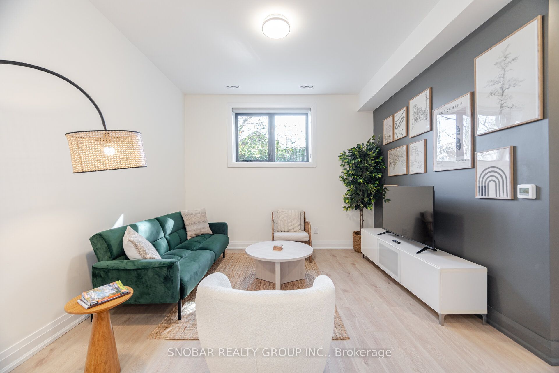 720 Hillman Crescent Property Photo 32