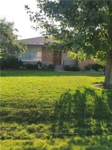 216 Wales Crescent Property Photo 1