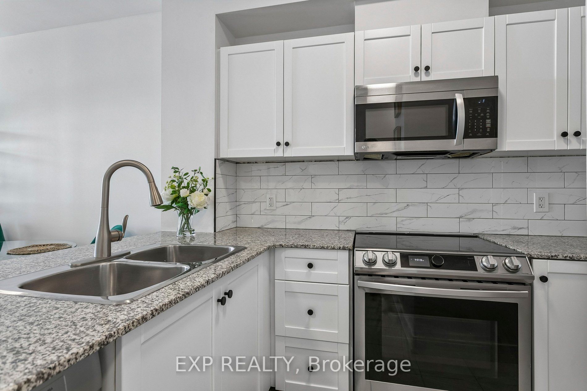 1359 Rathburn Road E 1406 Property Photo 10