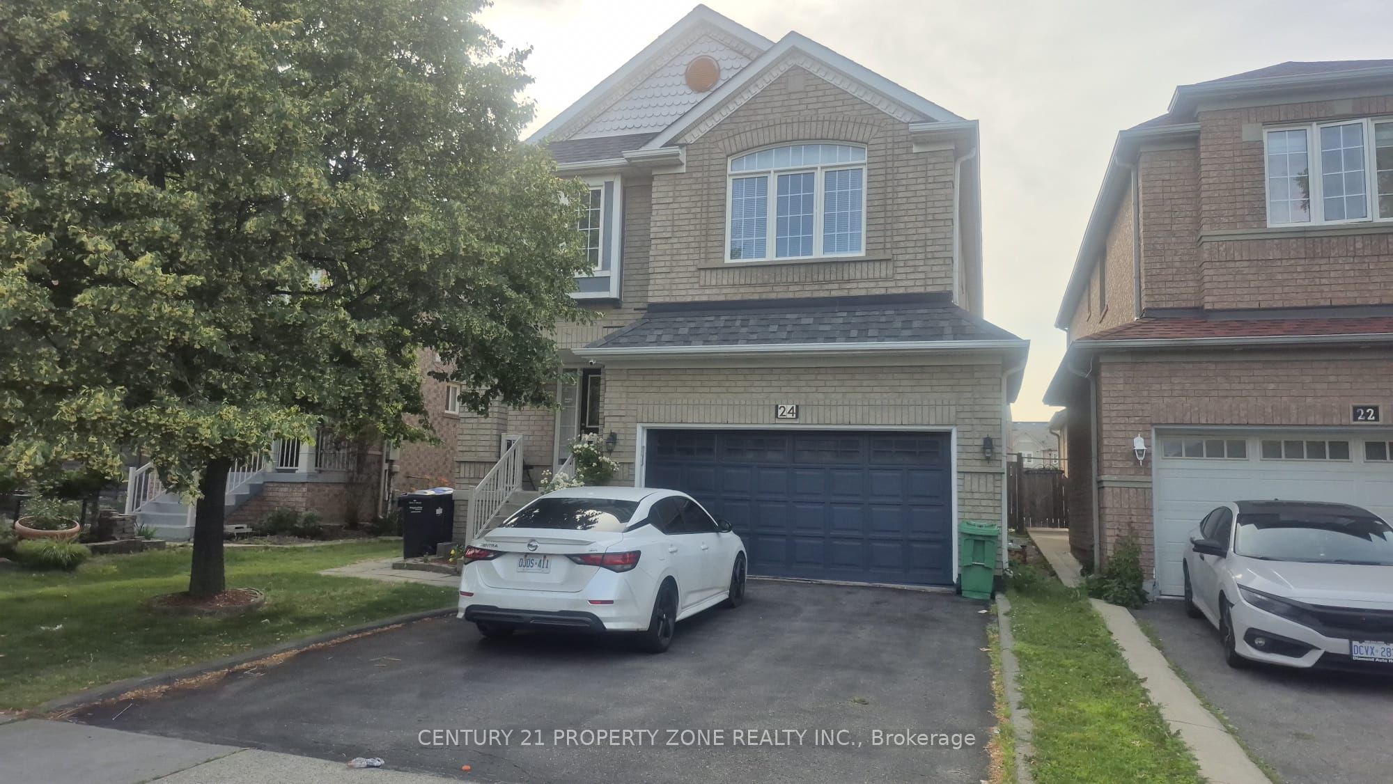 24 Sweet Clover Crescent Property Photo 1