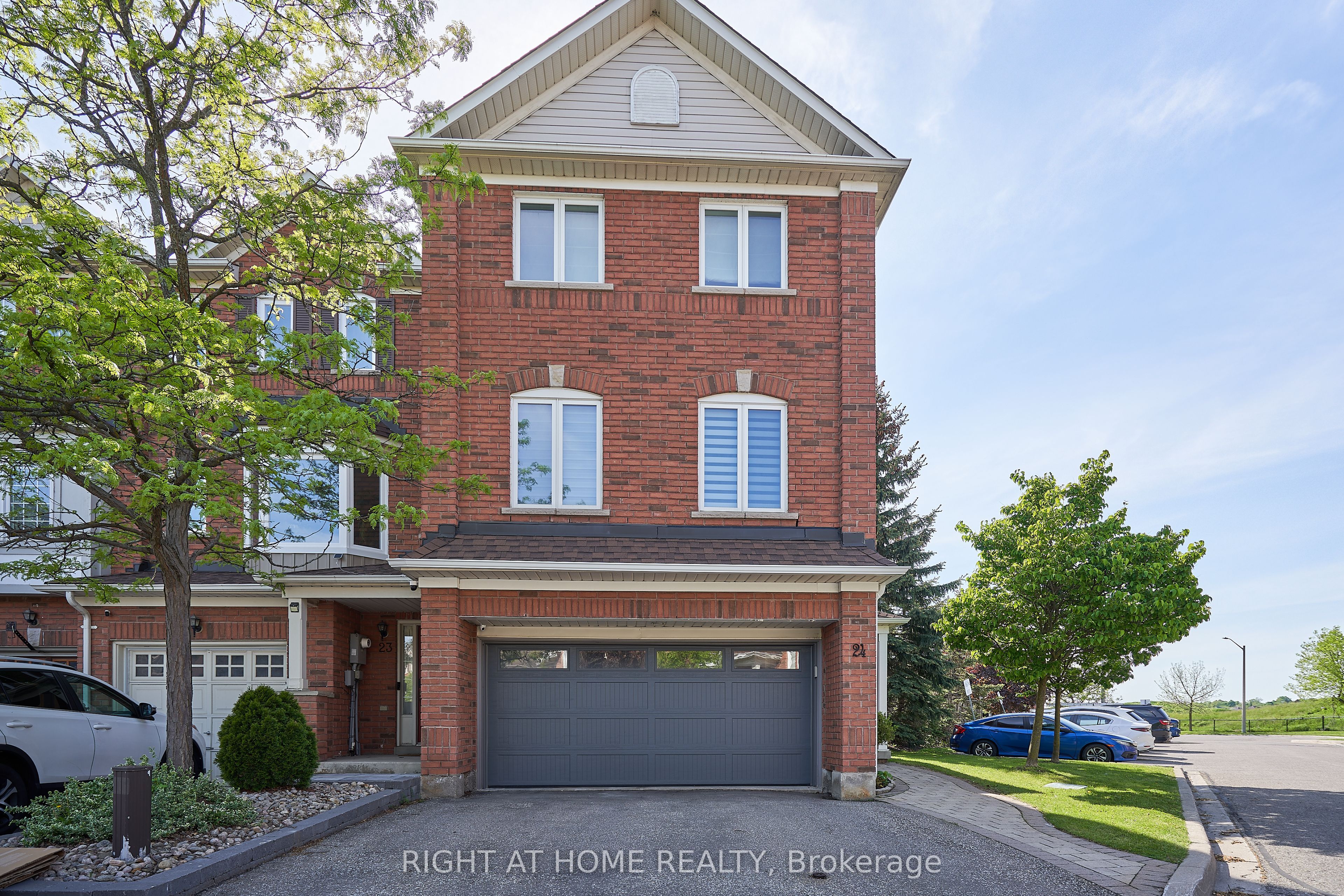 271 Richvale Drive S 24 Property Photo 1