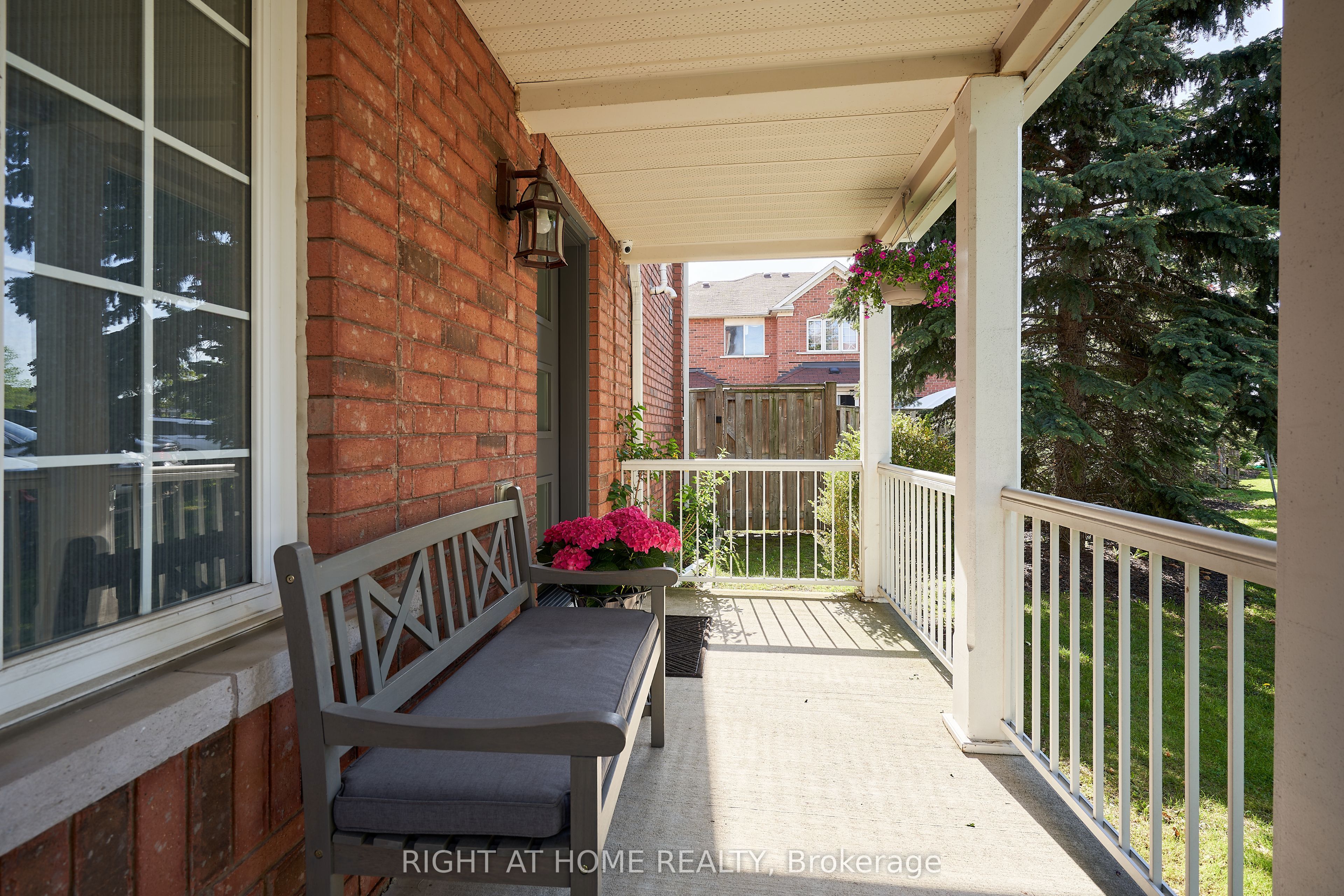 271 Richvale Drive S 24 Property Photo 3