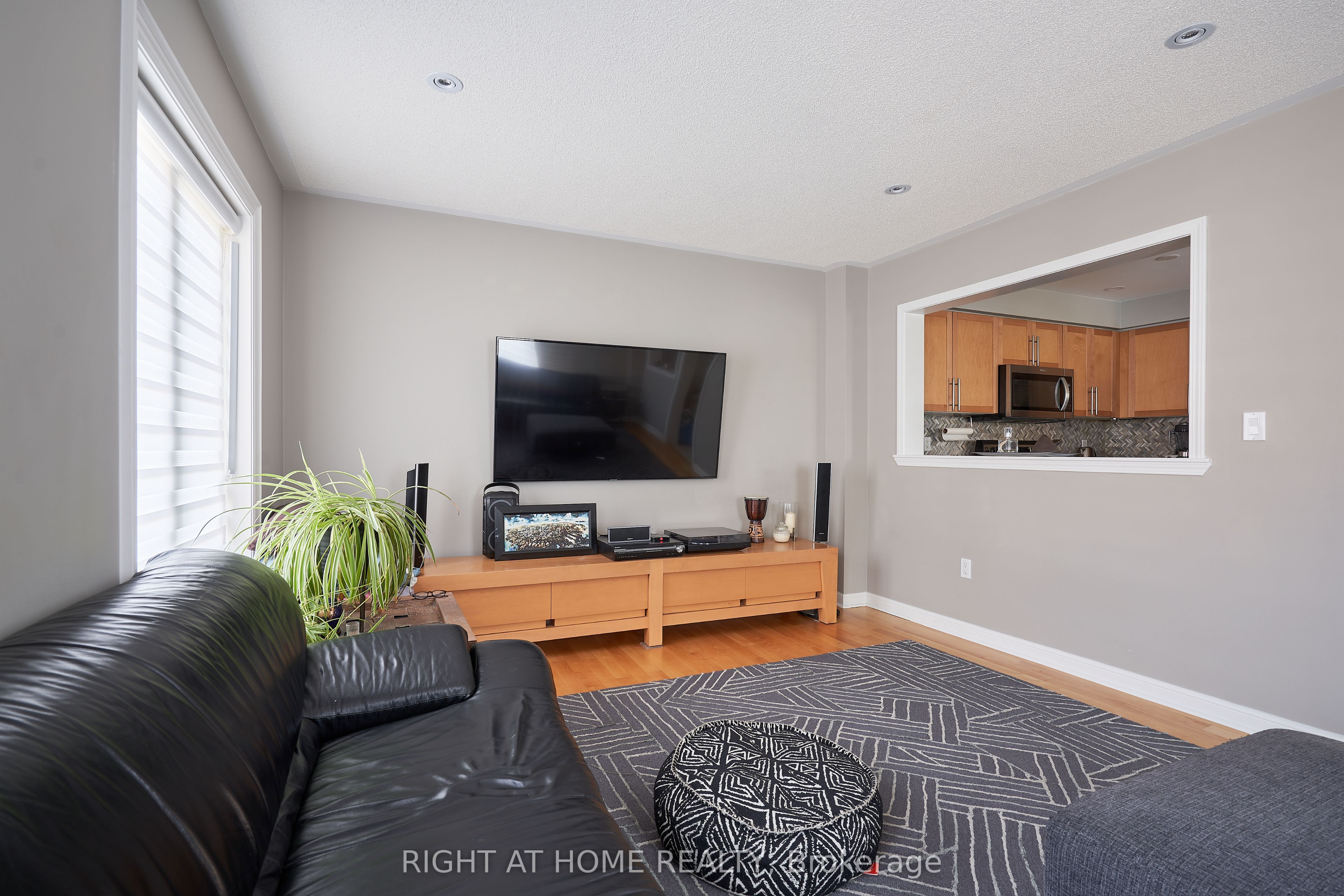 271 Richvale Drive S 24 Property Photo 13