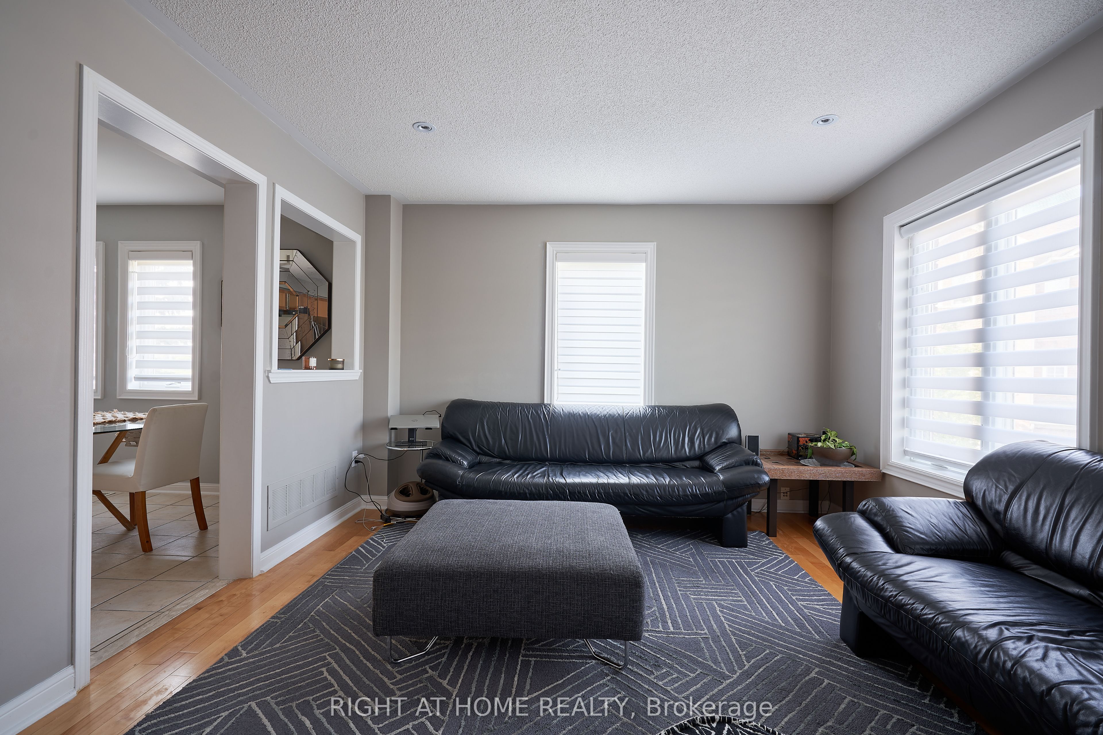271 Richvale Drive S 24 Property Photo 14