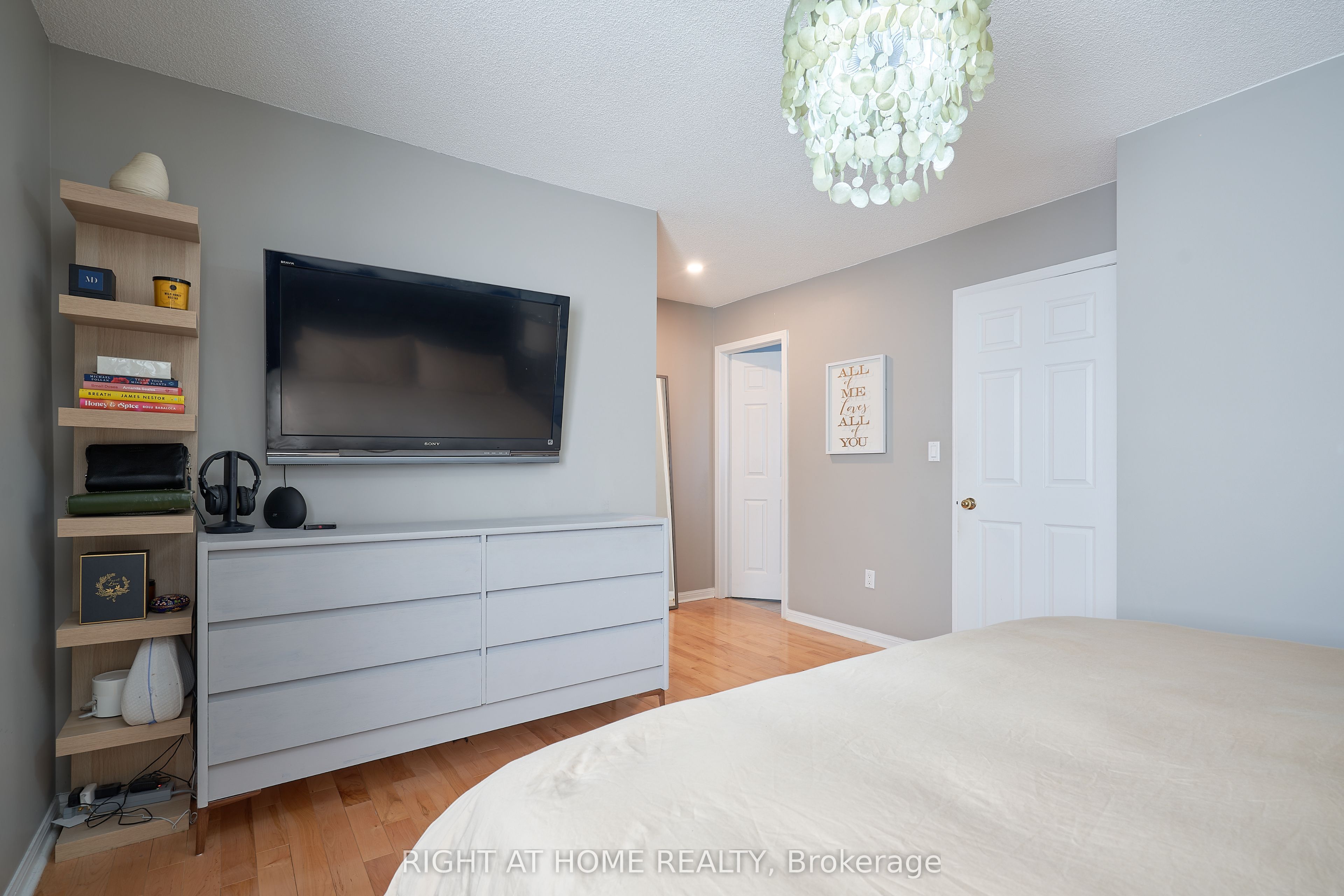 271 Richvale Drive S 24 Property Photo 16