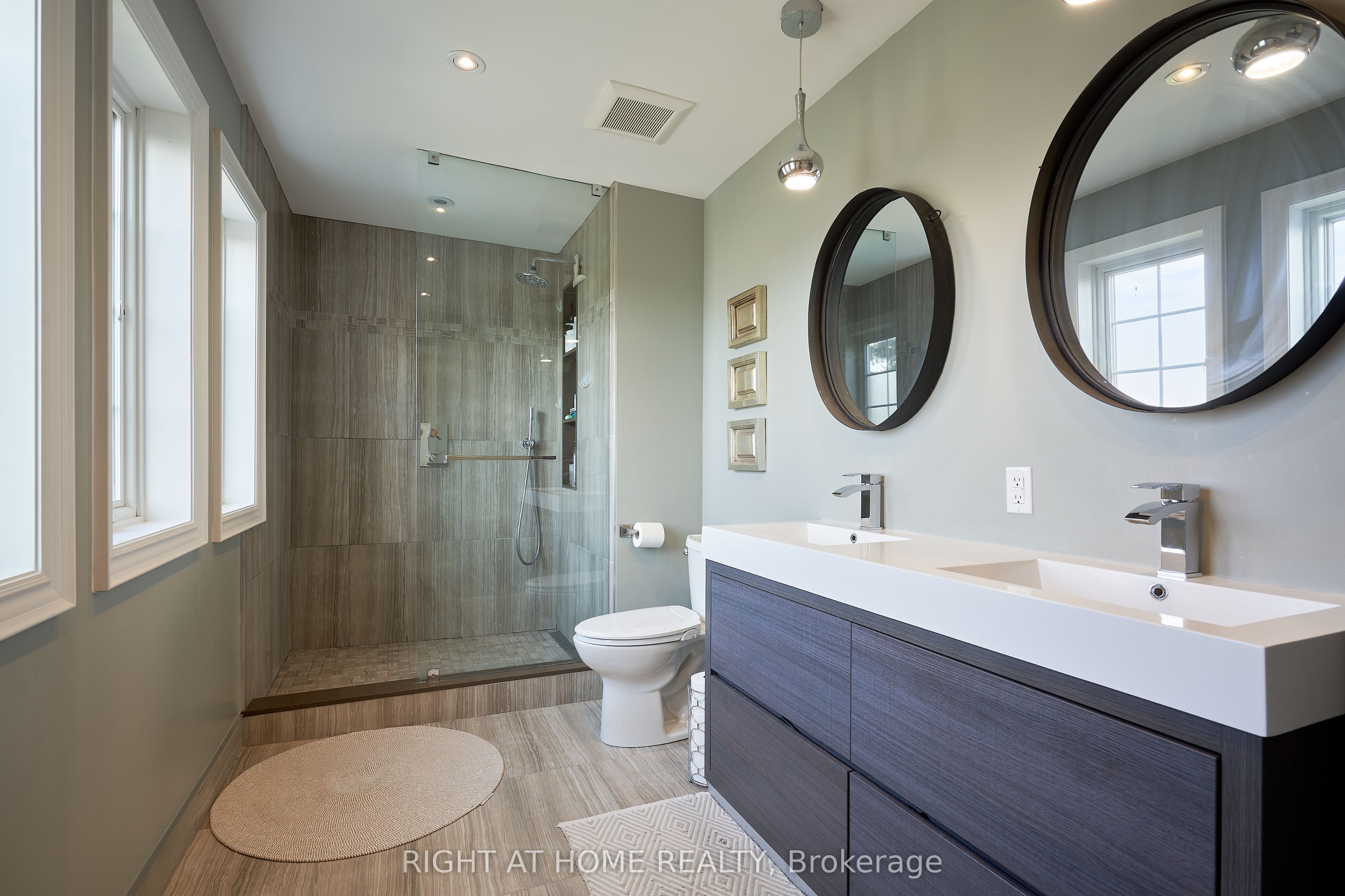 271 Richvale Drive S 24 Property Photo 17