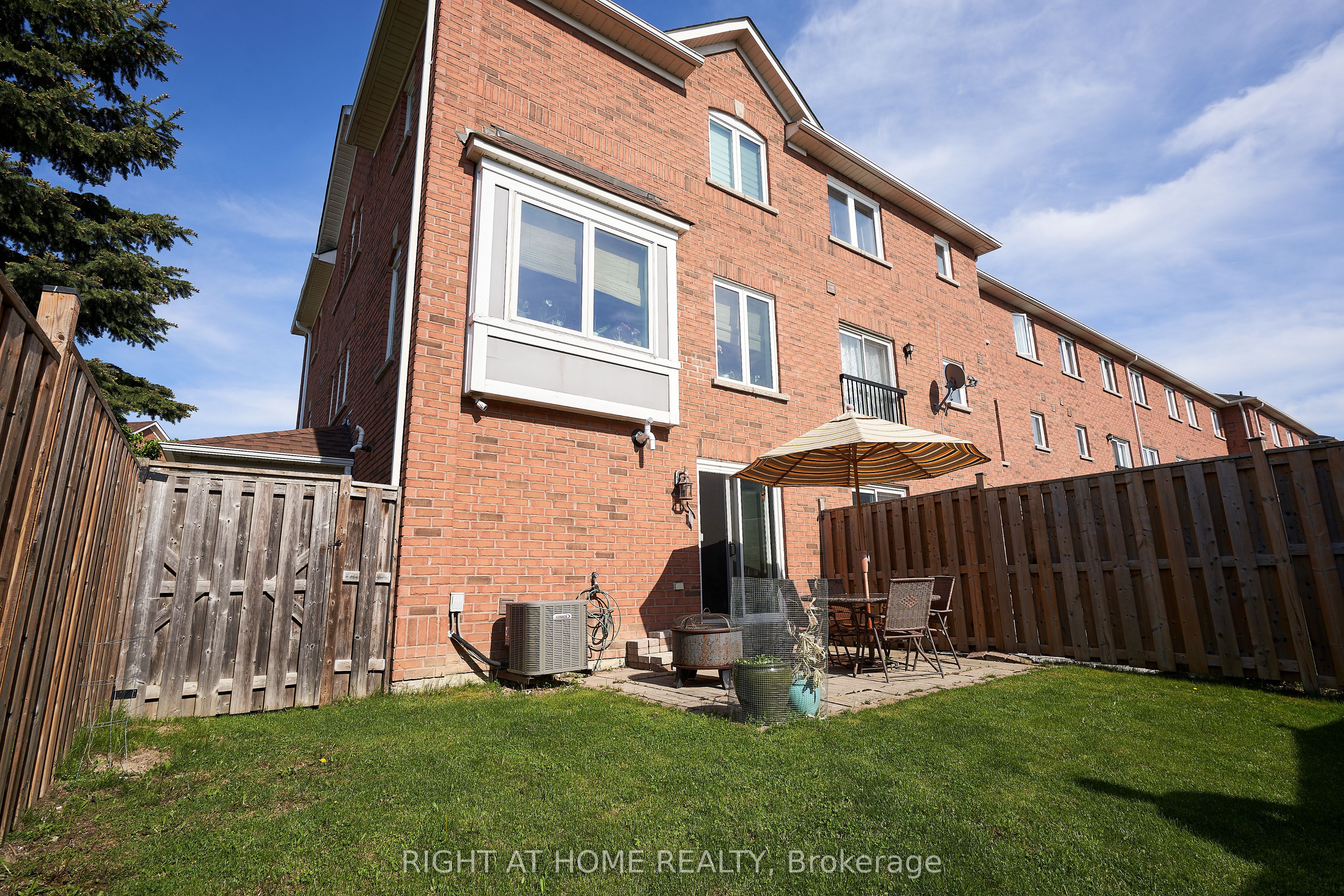 271 Richvale Drive S 24 Property Photo 22