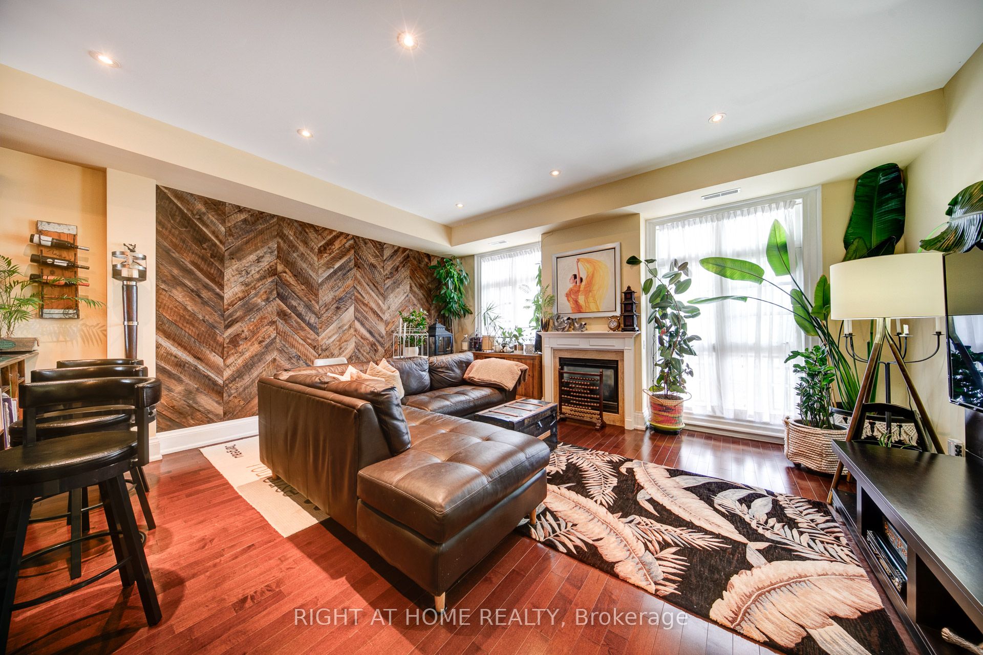 120 Bronte Road 10 Property Photo 12