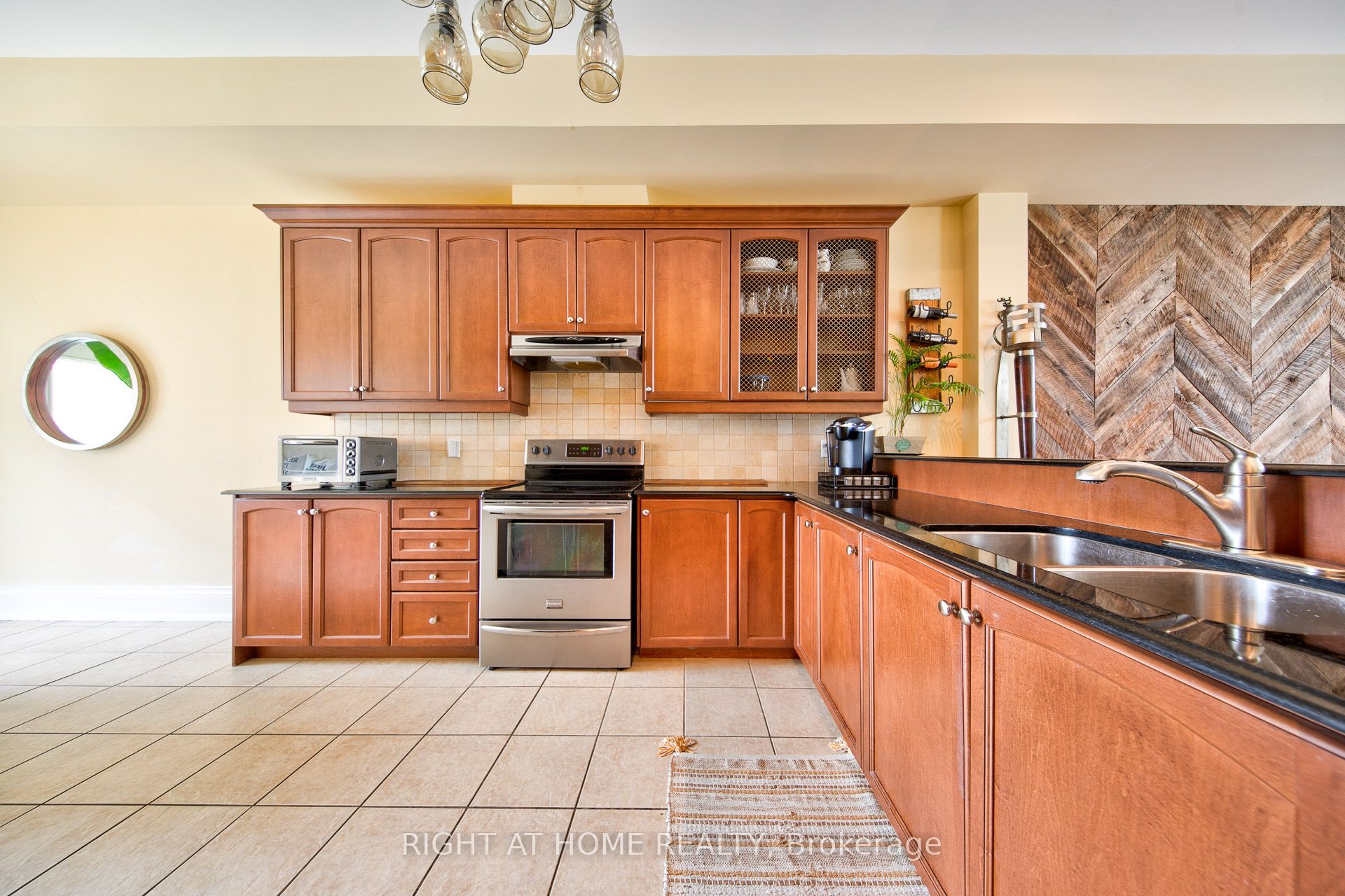 120 Bronte Road 10 Property Photo 16
