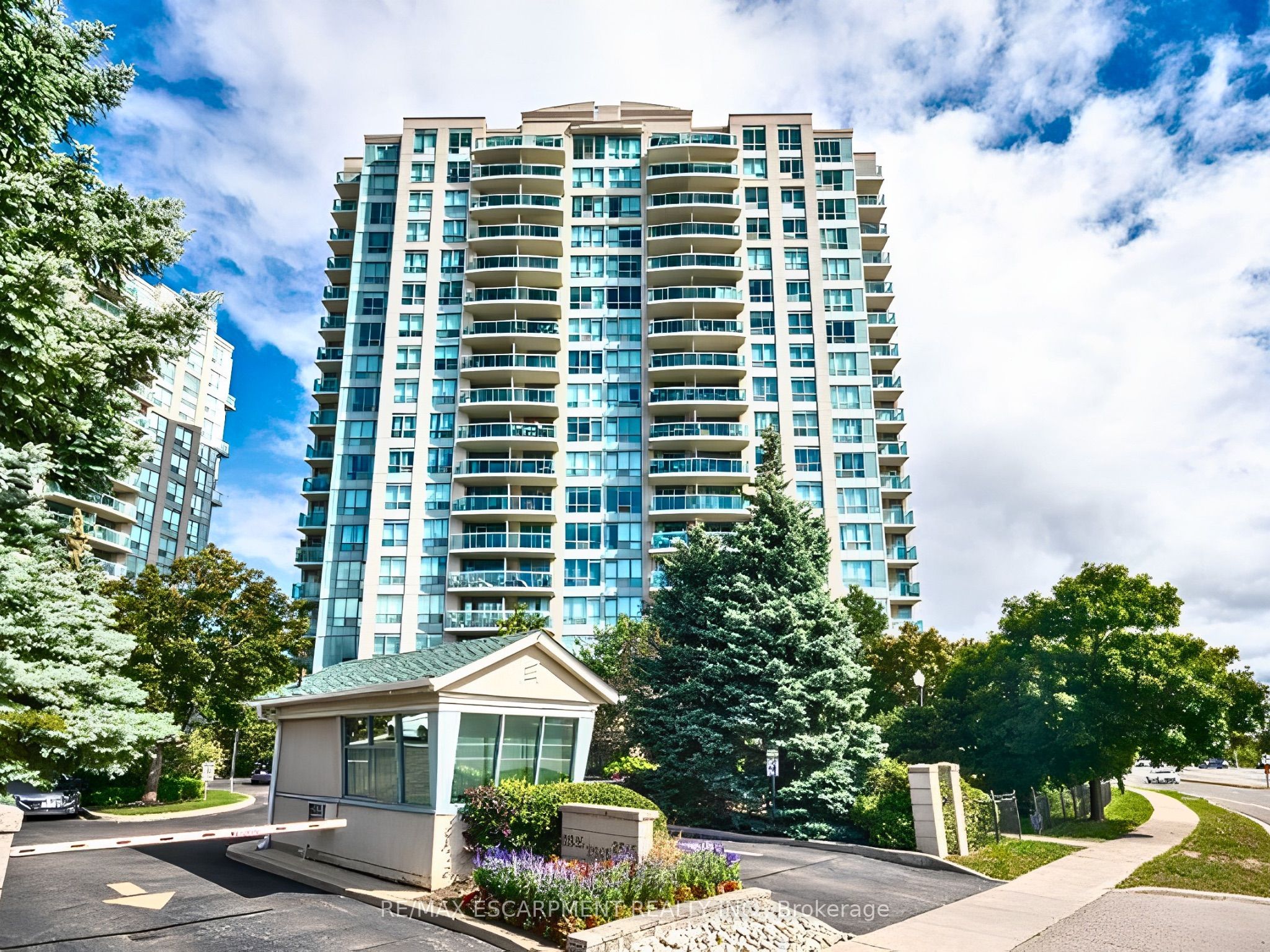 2545 Erin Centre Boulevard 509 Property Photo 1