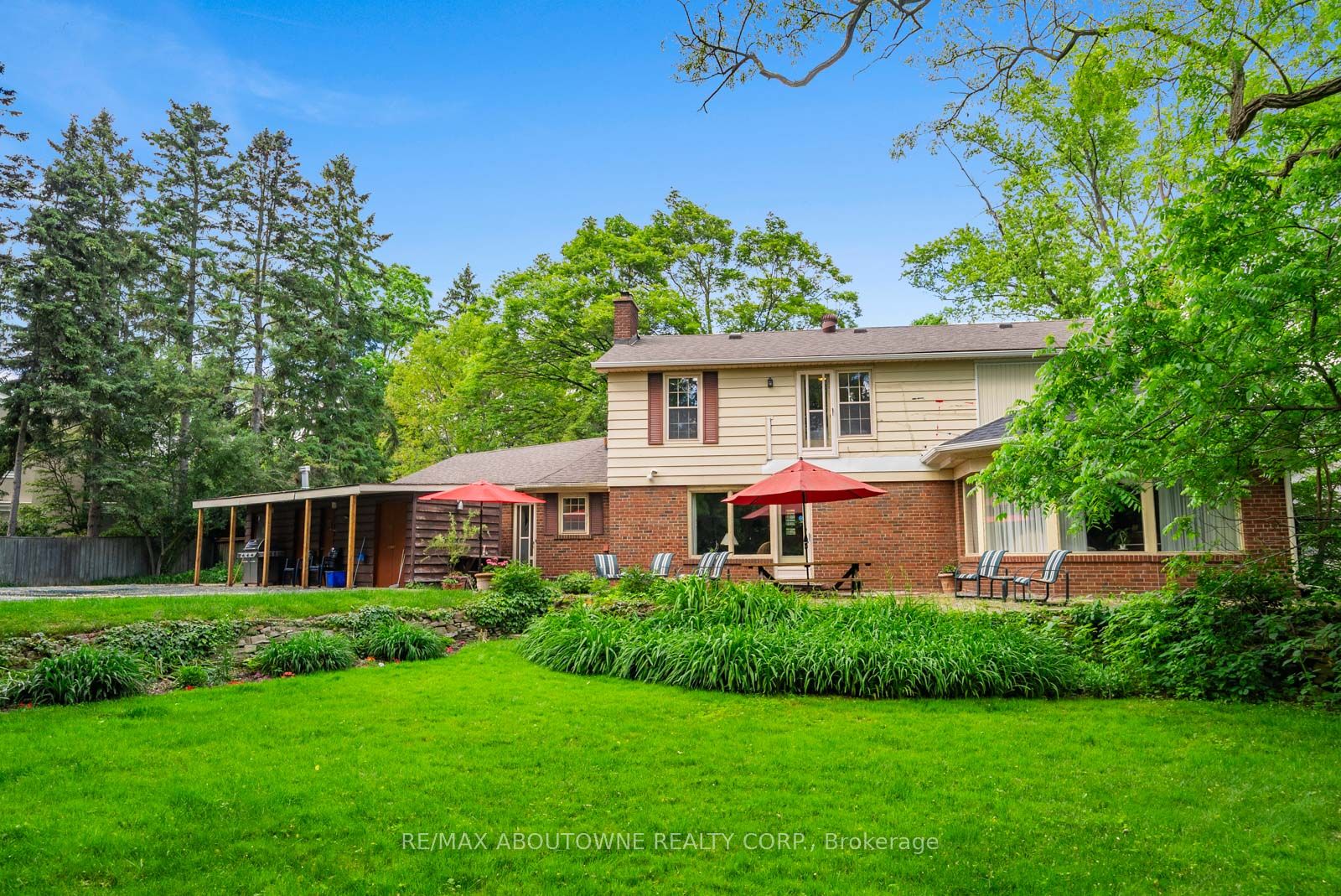 142 Abbey Court Property Photo 11