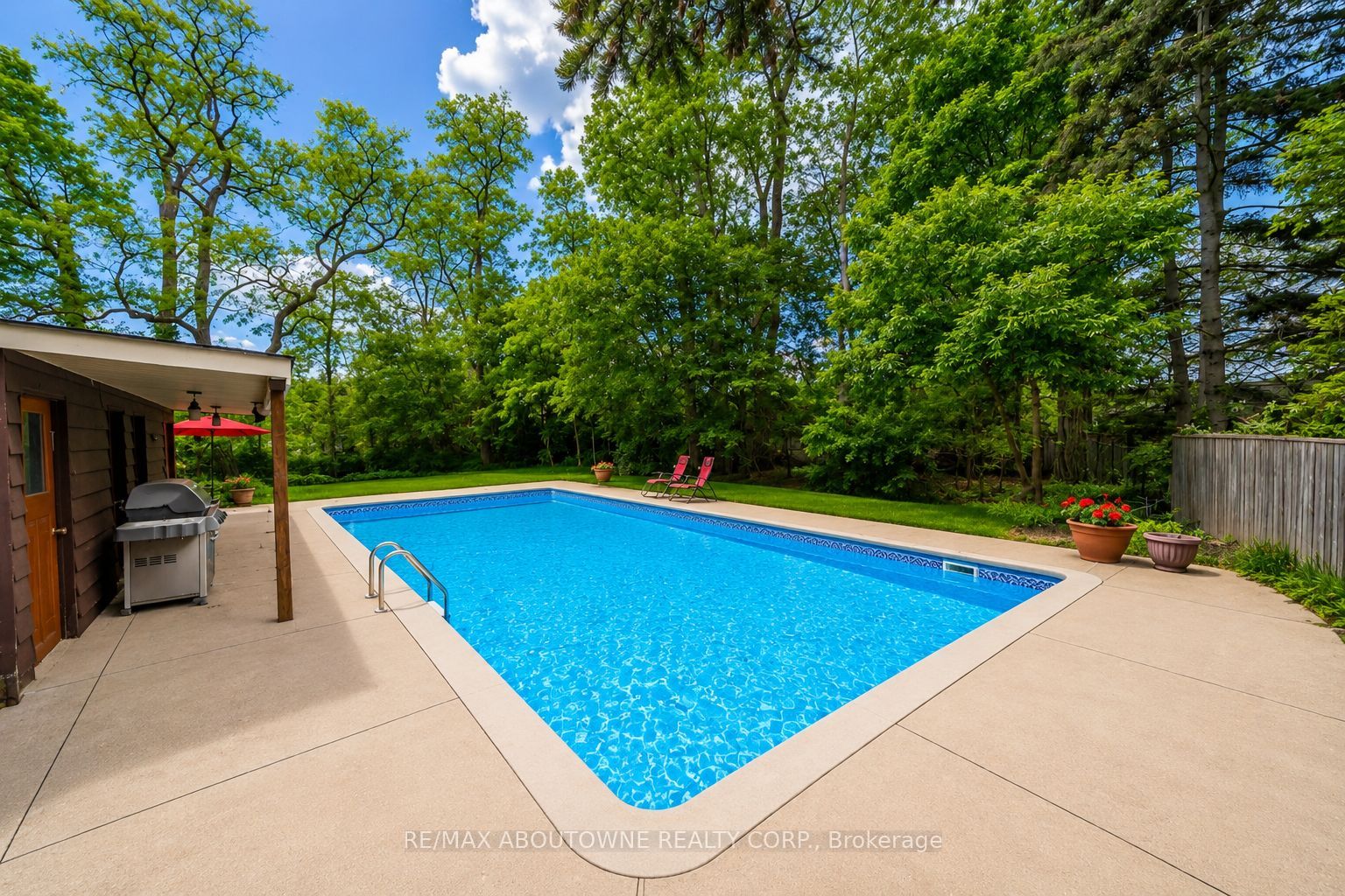 142 Abbey Court Property Photo 20