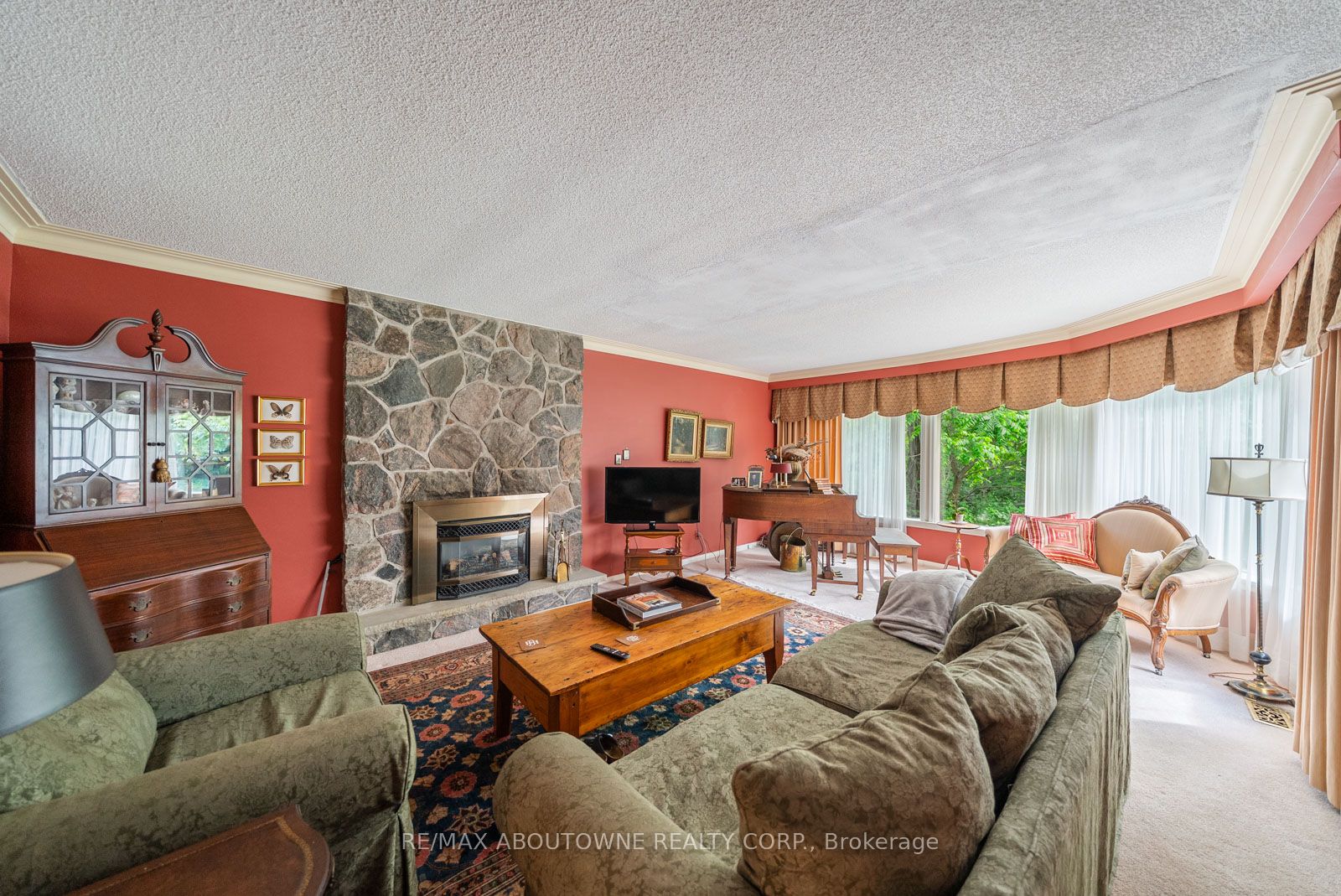 142 Abbey Court Property Photo 27