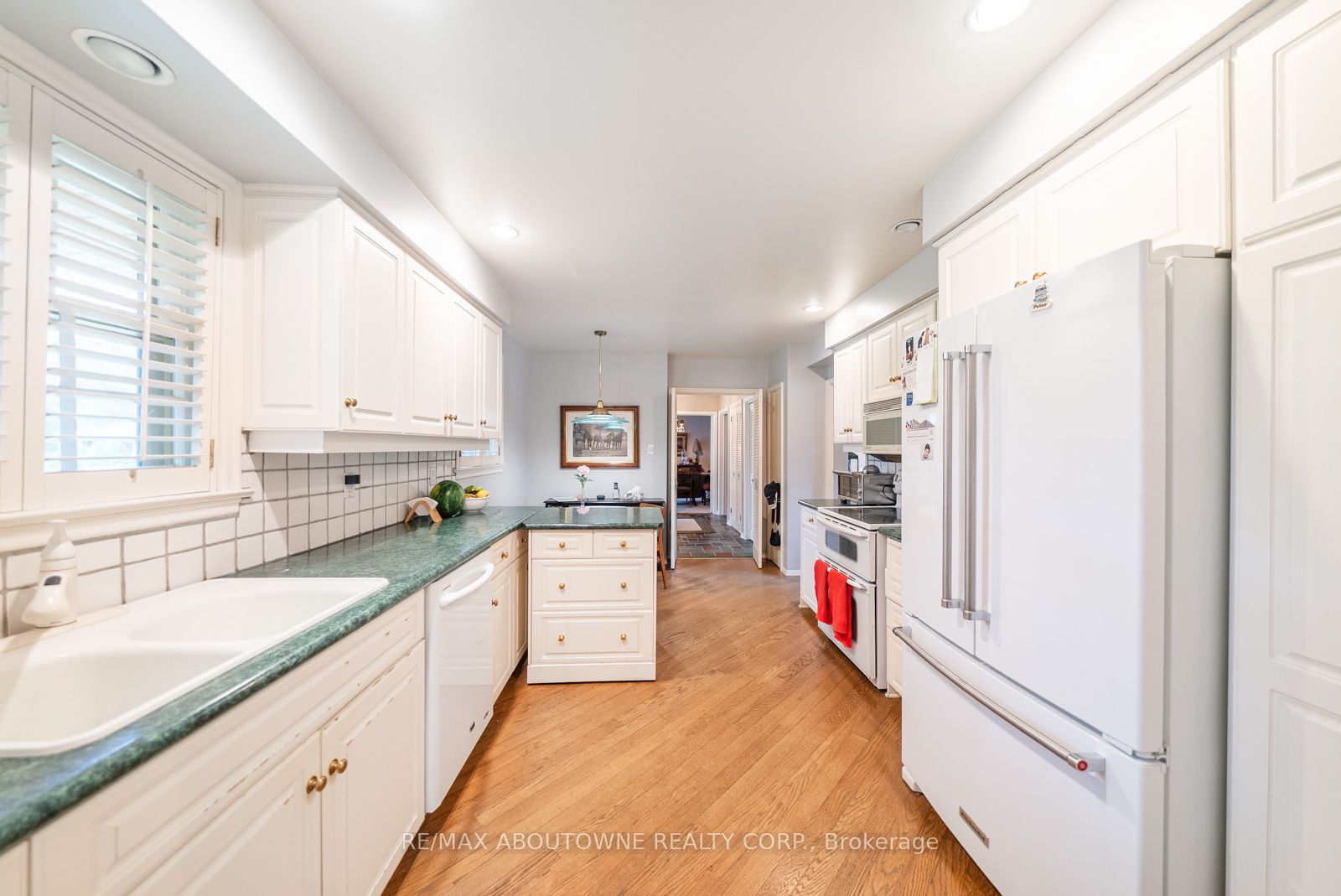 142 Abbey Court Property Photo 35