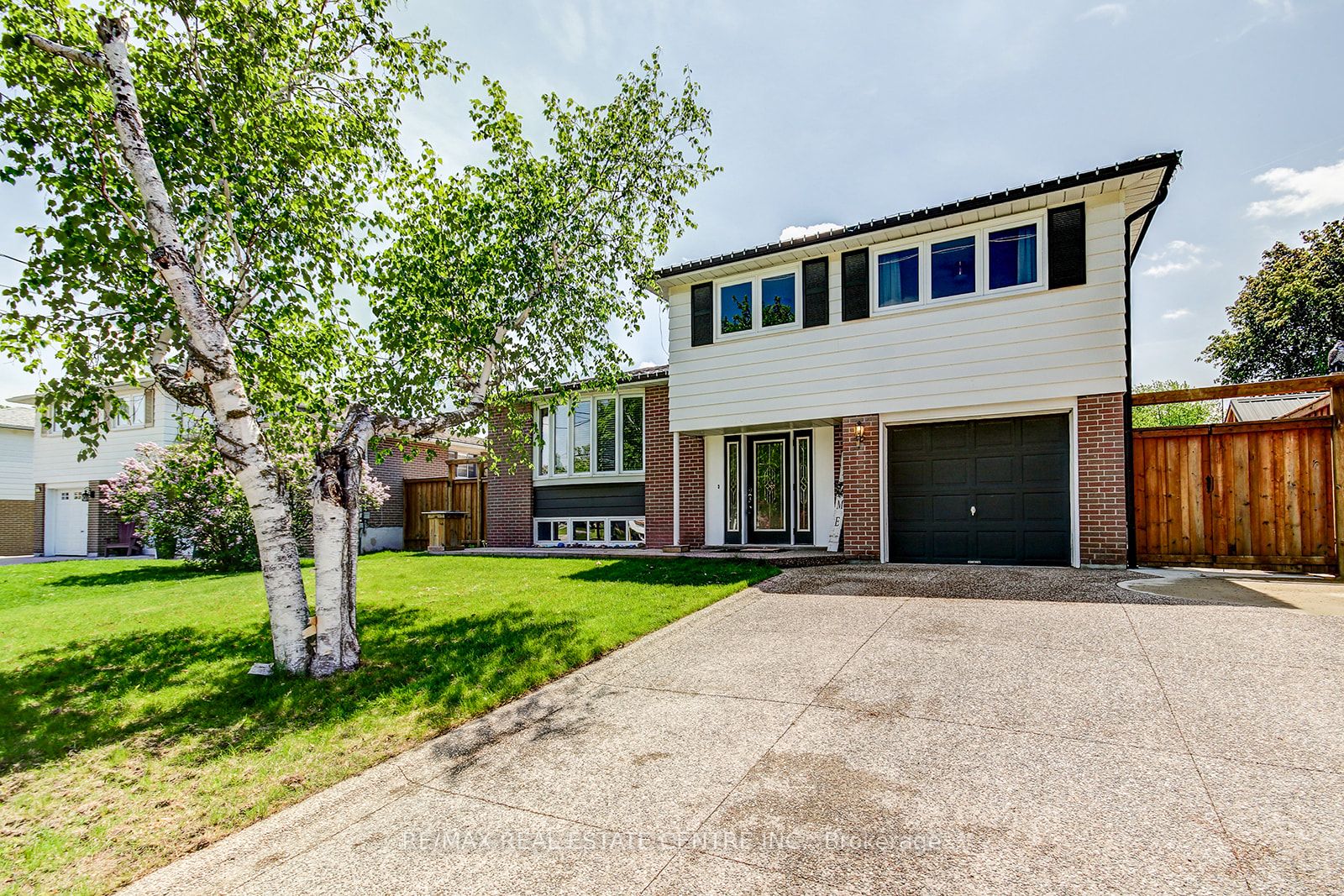 200 Delrex Boulevard Property Photo 3