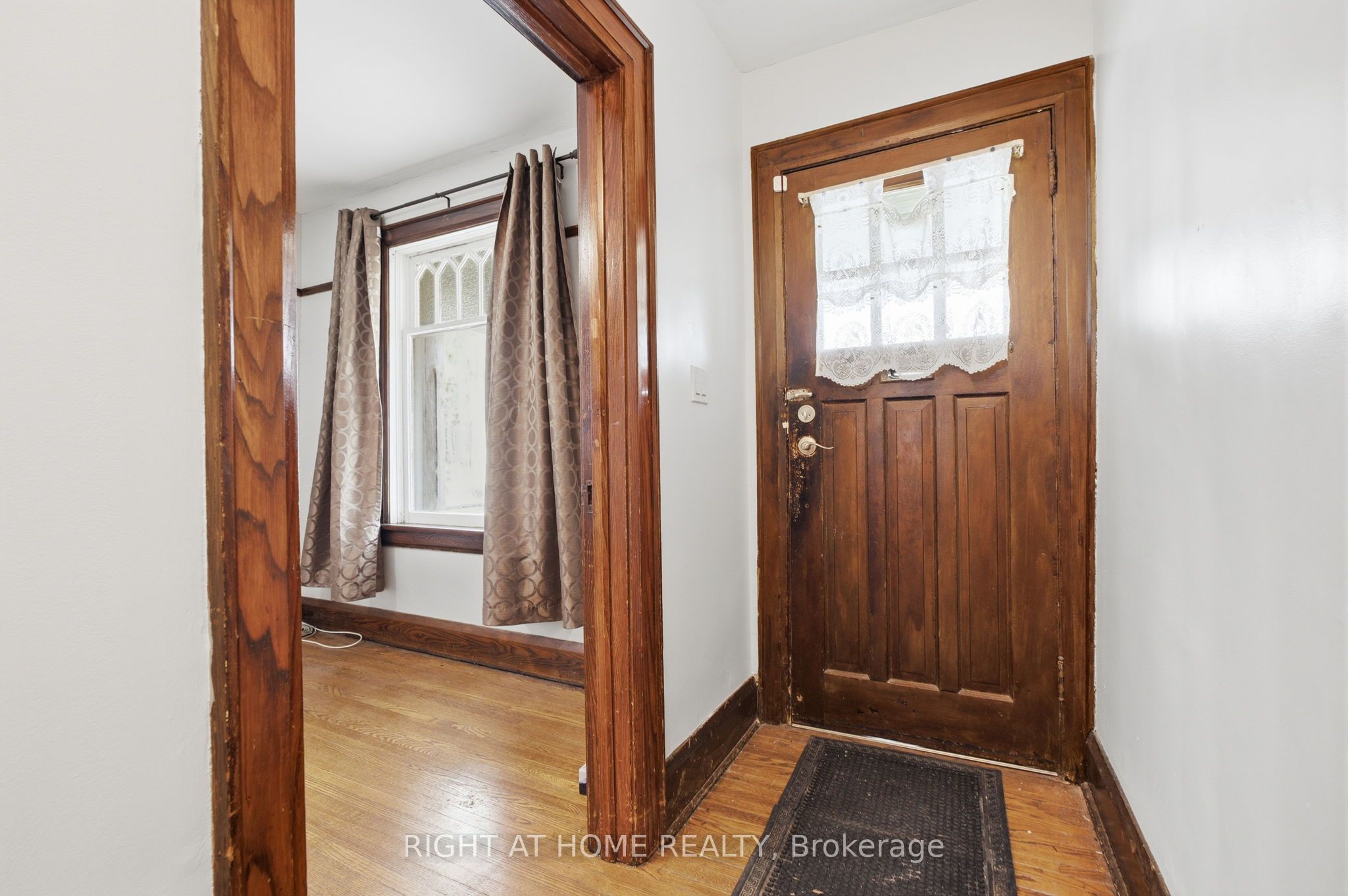 502 Salem Avenue N Property Photo 6