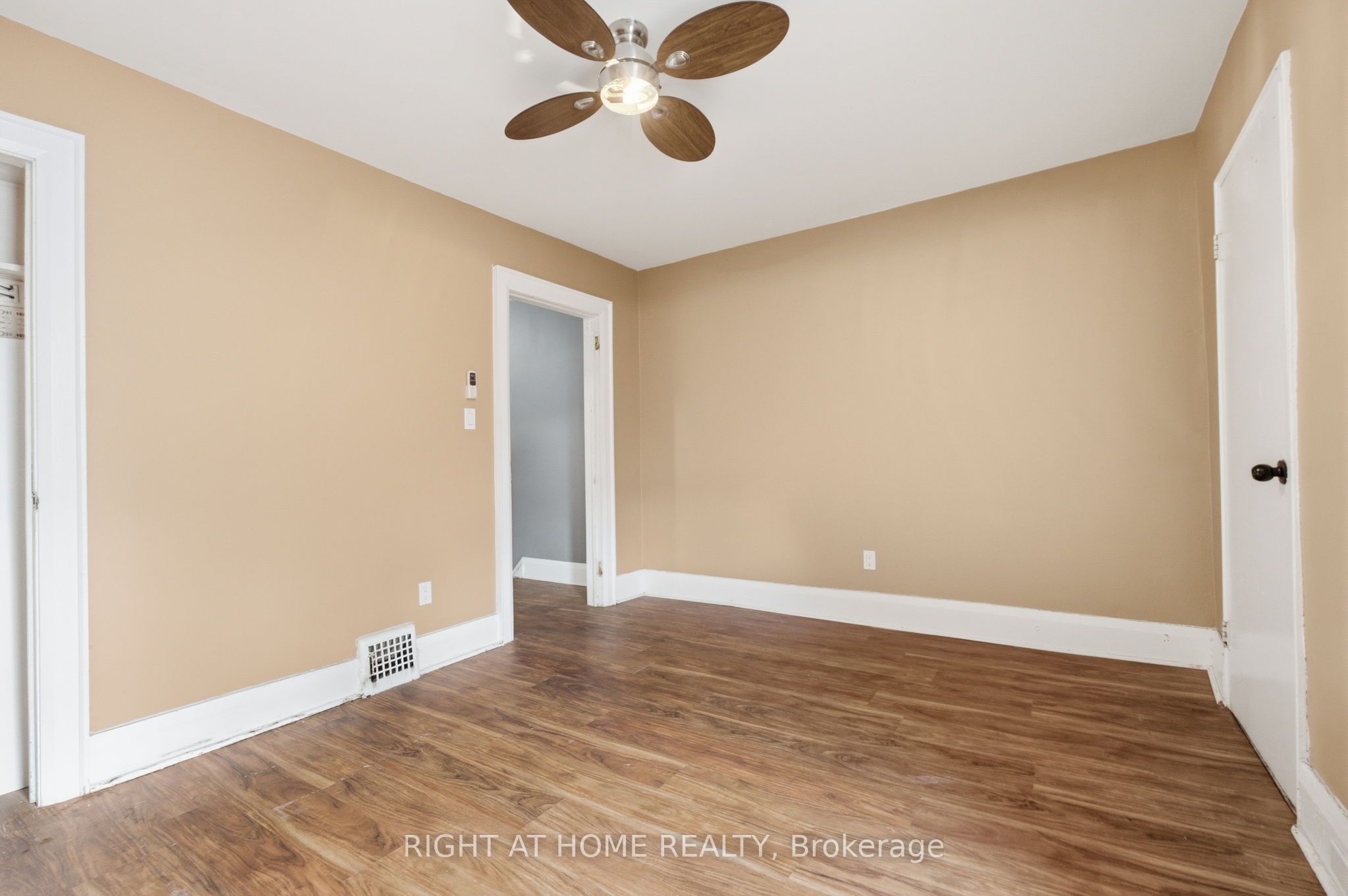 502 Salem Avenue N Property Photo 29