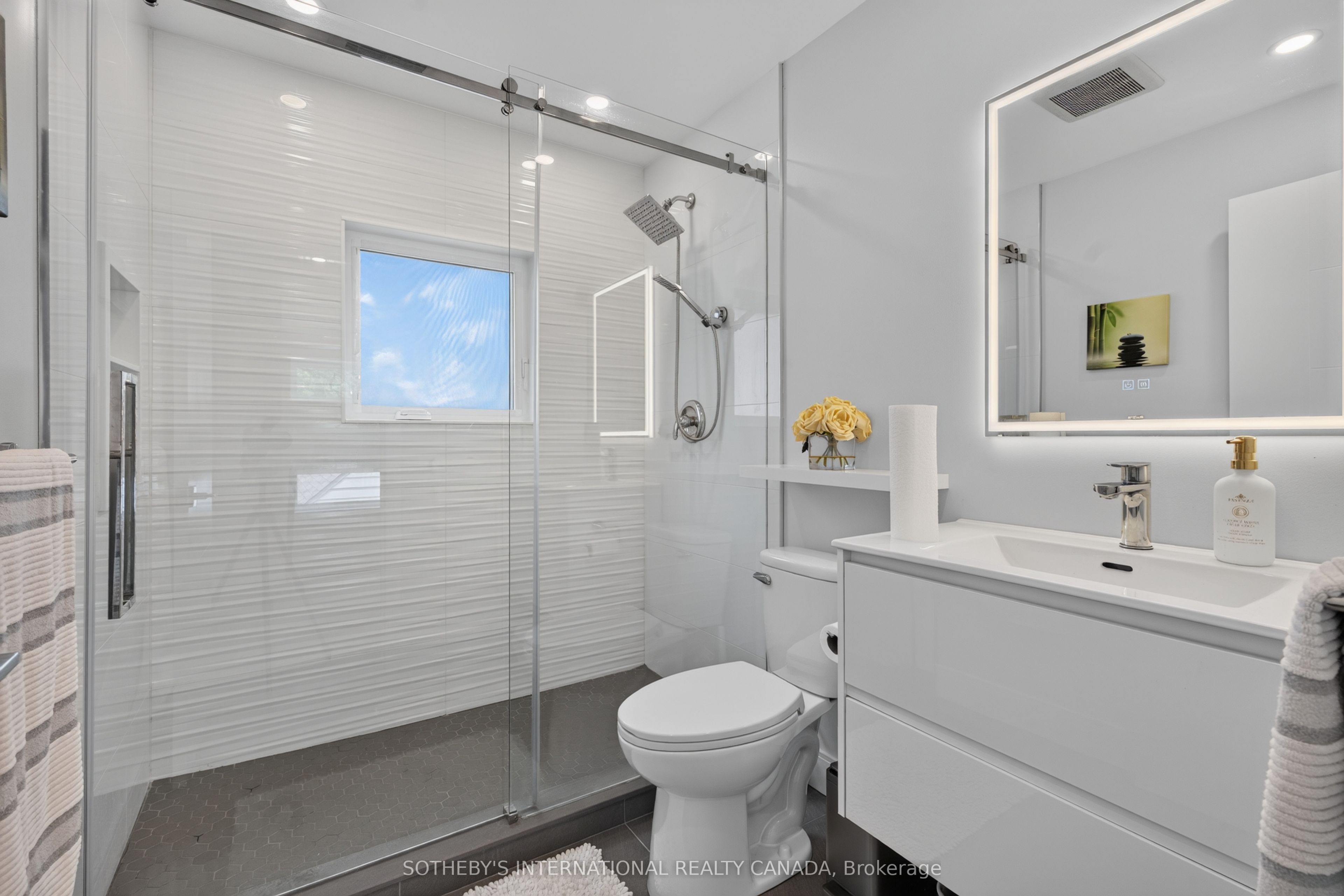 20 Uno Drive Property Photo 32