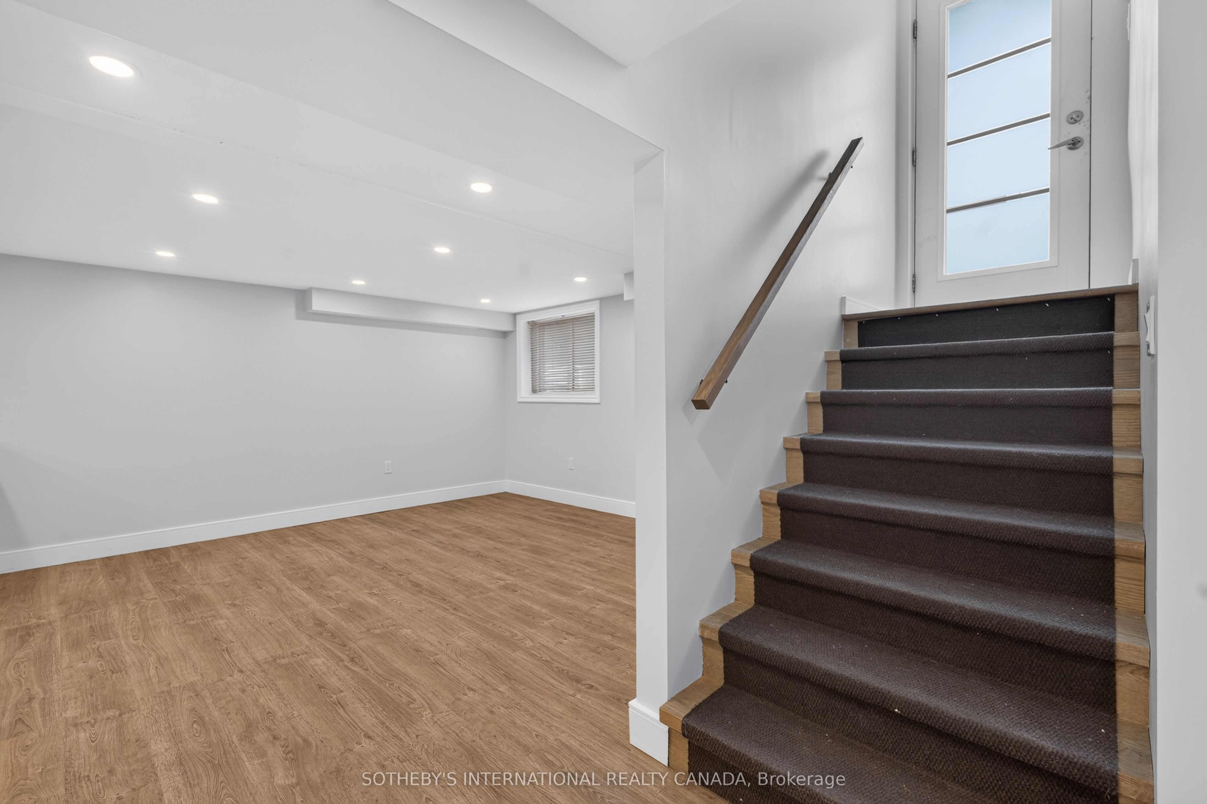20 Uno Drive Property Photo 34