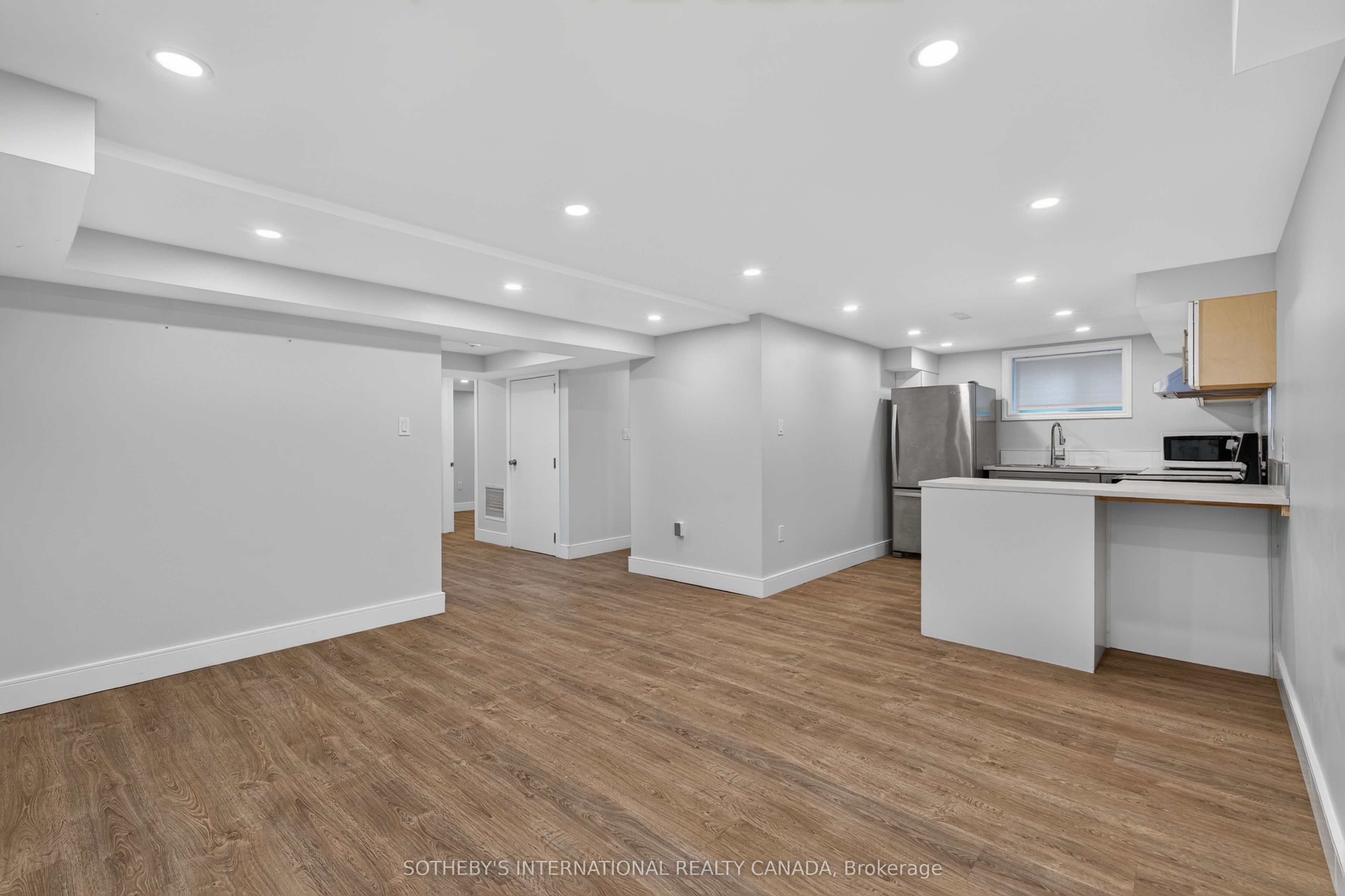 20 Uno Drive Property Photo 35