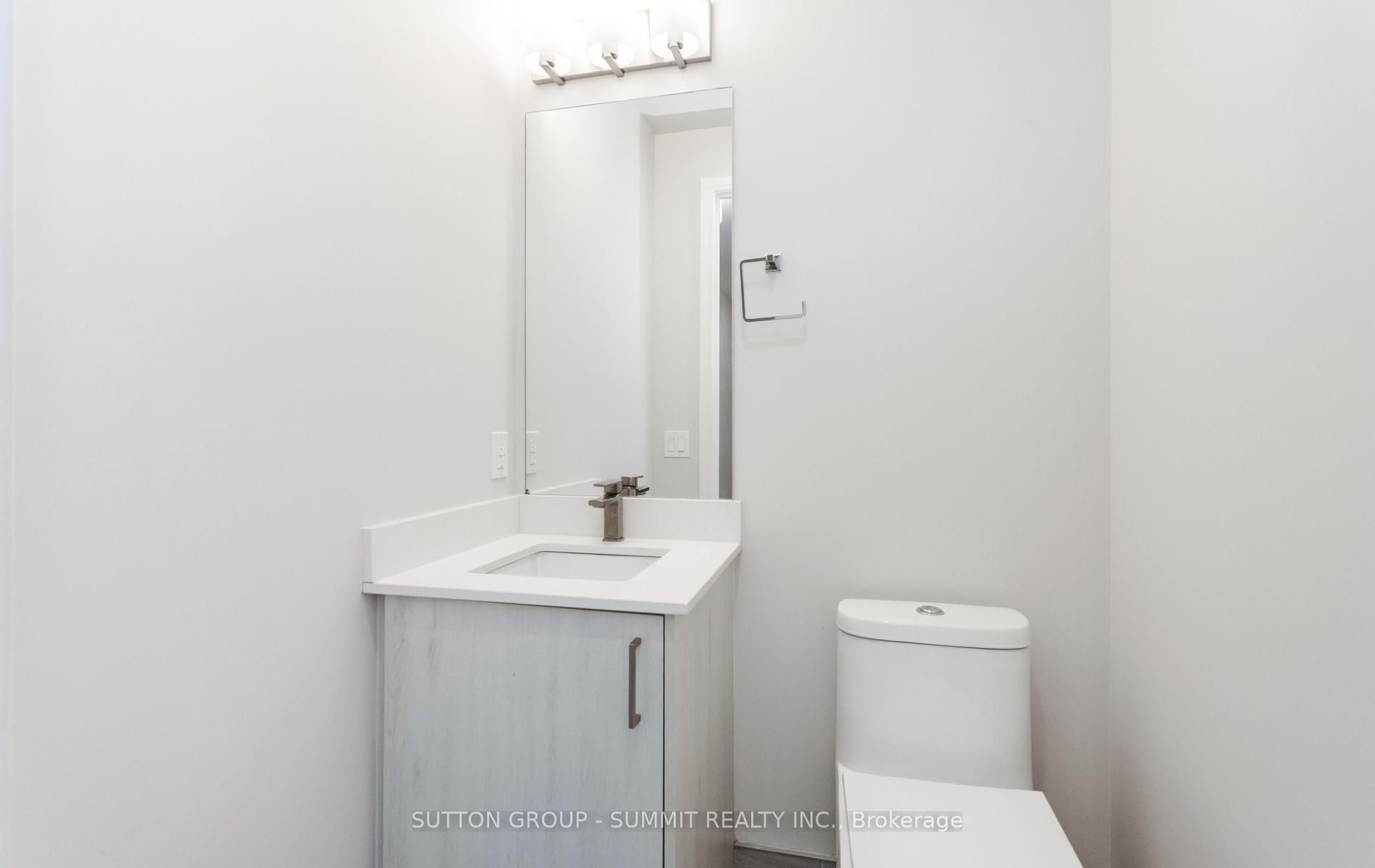 8010 Derry Road 504 Property Photo 12
