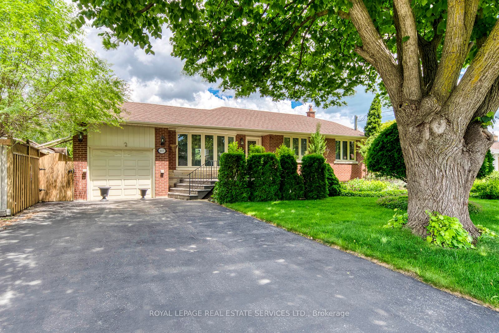 1607 Ewald Road Property Photo 1