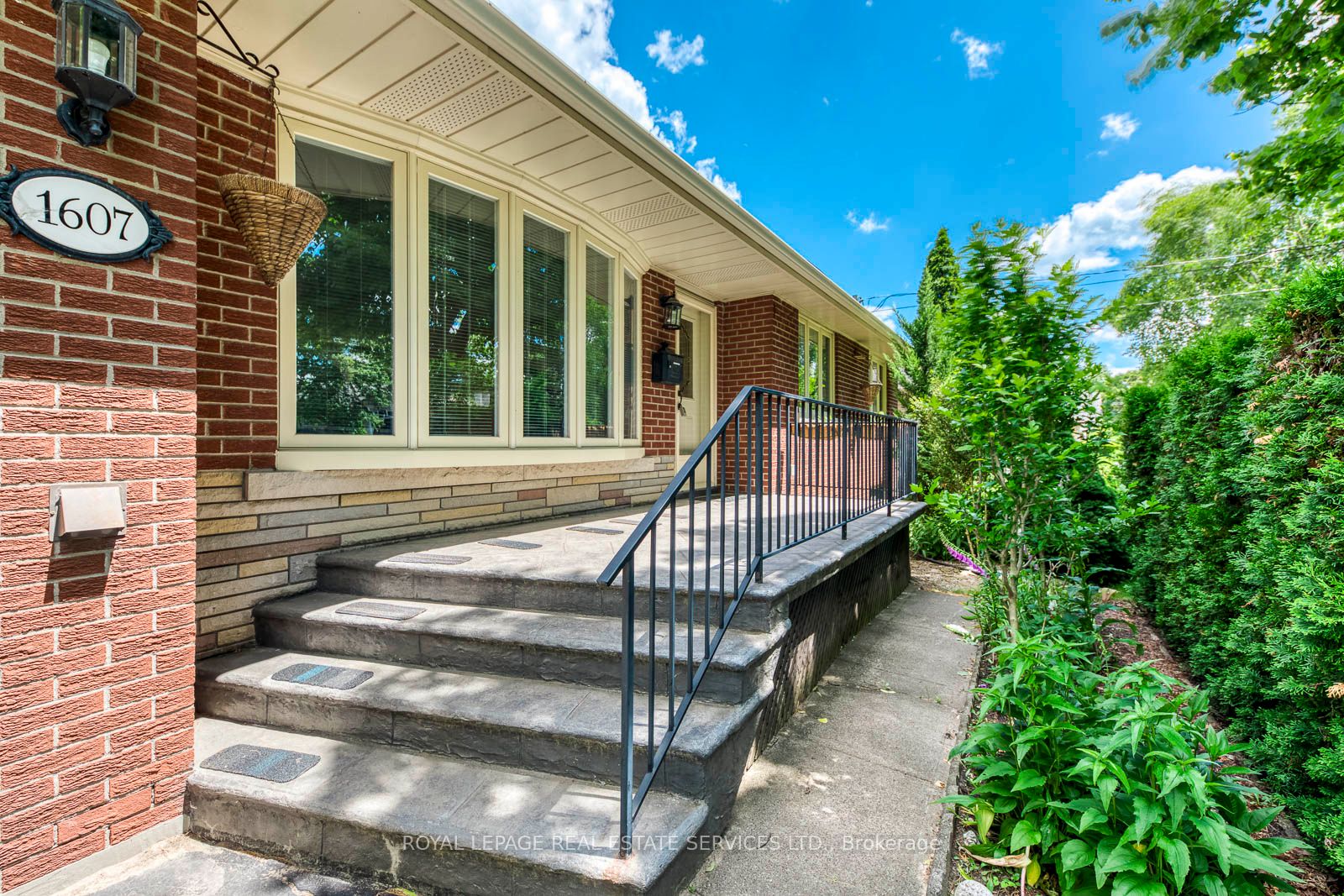 1607 Ewald Road Property Photo 4