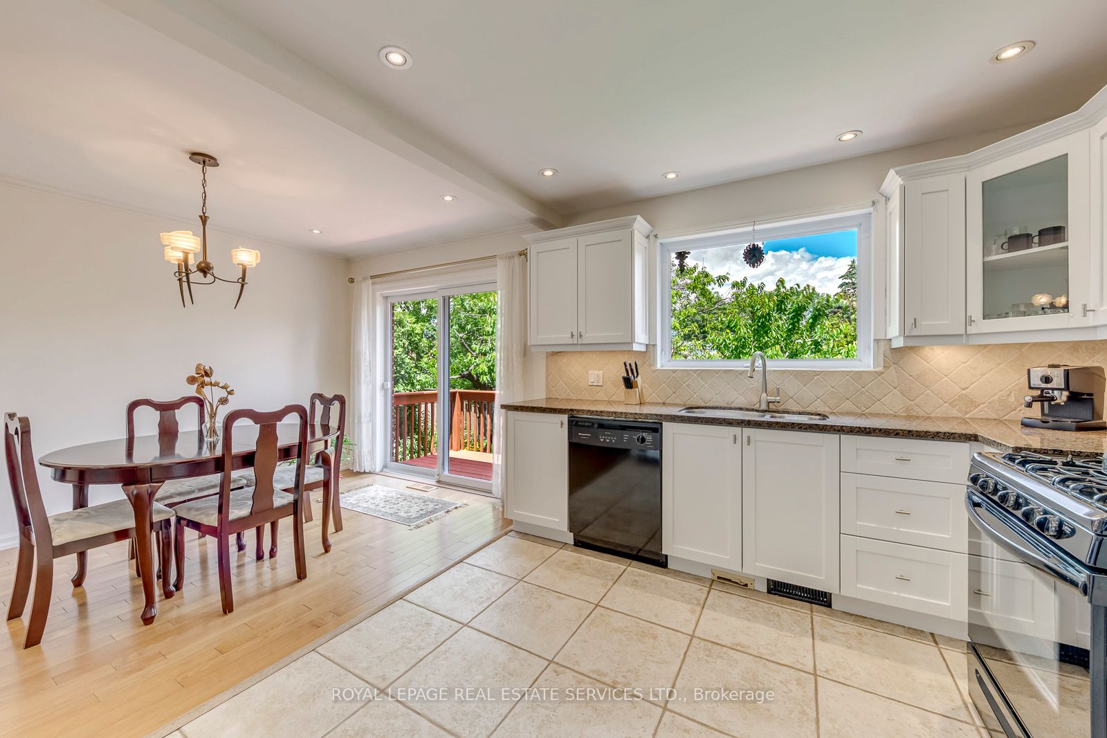 1607 Ewald Road Property Photo 14