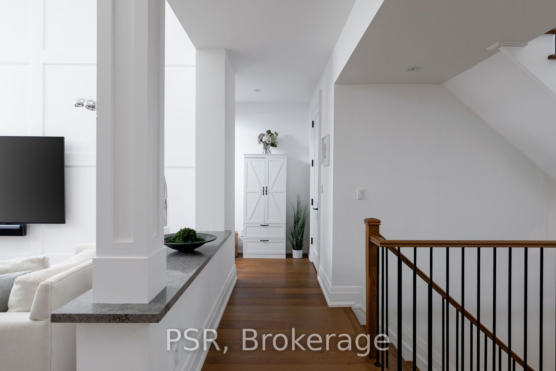 2040 Bingley Crescent Property Photo 18