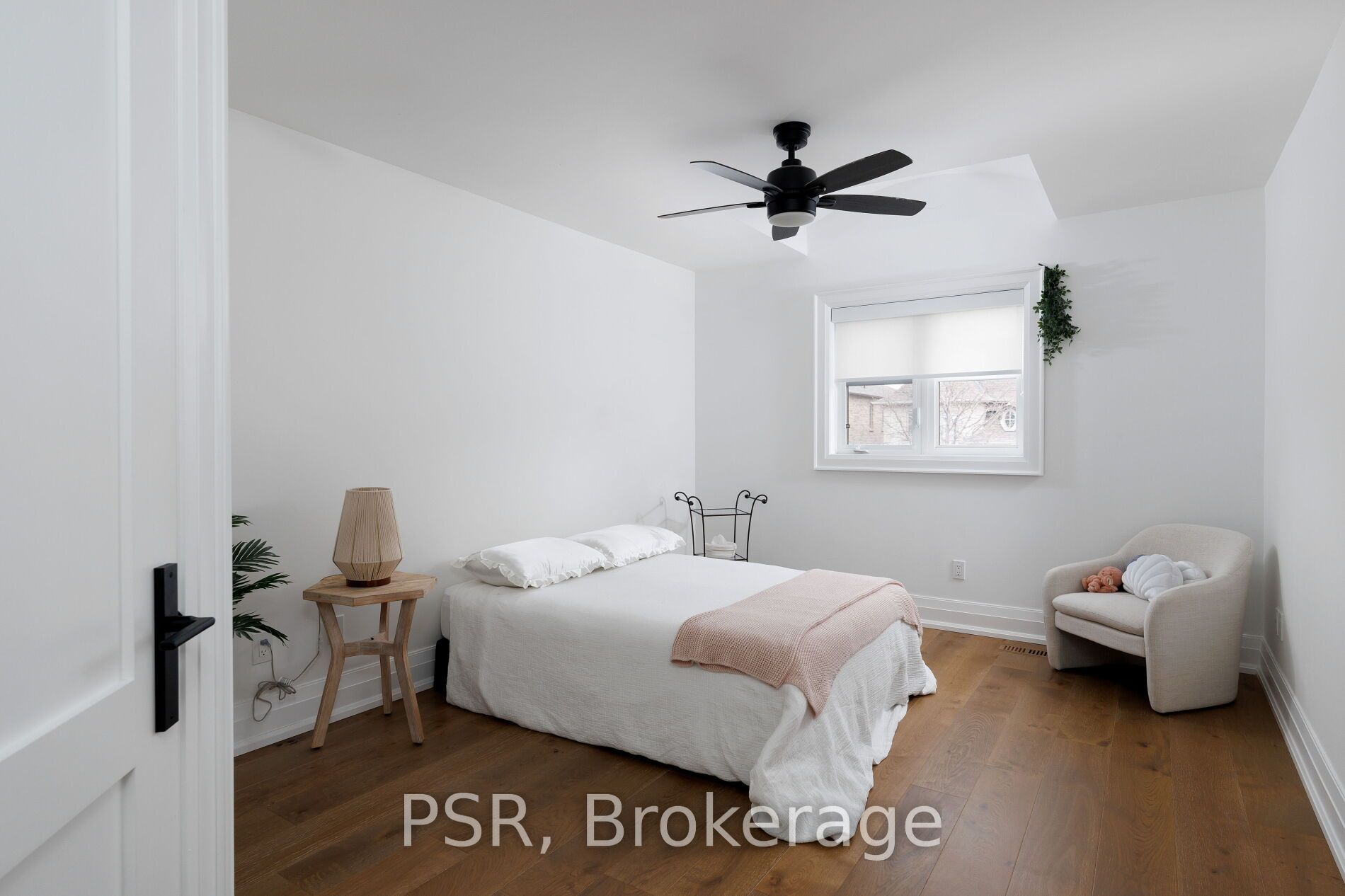 2040 Bingley Crescent Property Photo 25
