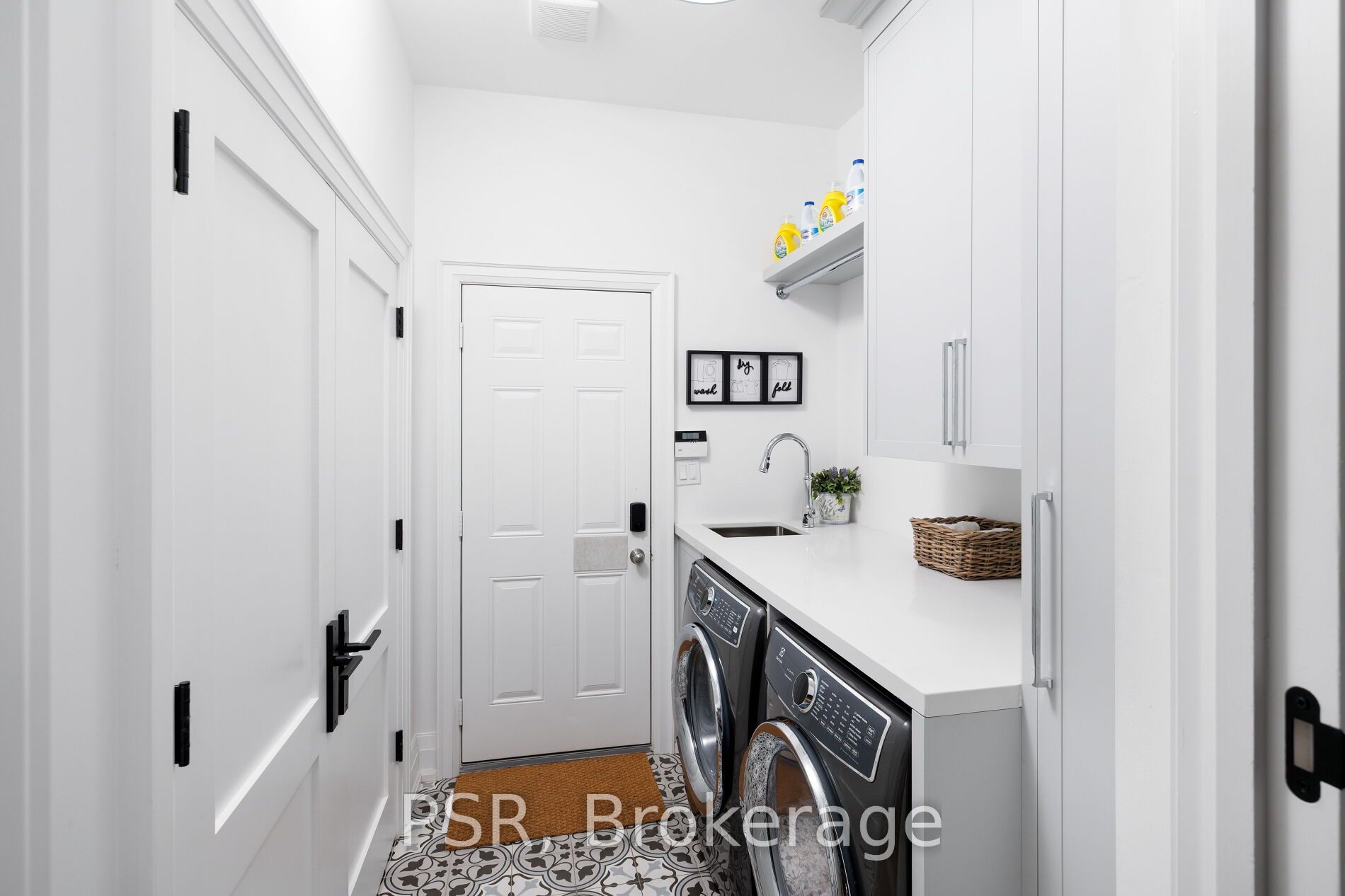 2040 Bingley Crescent Property Photo 30