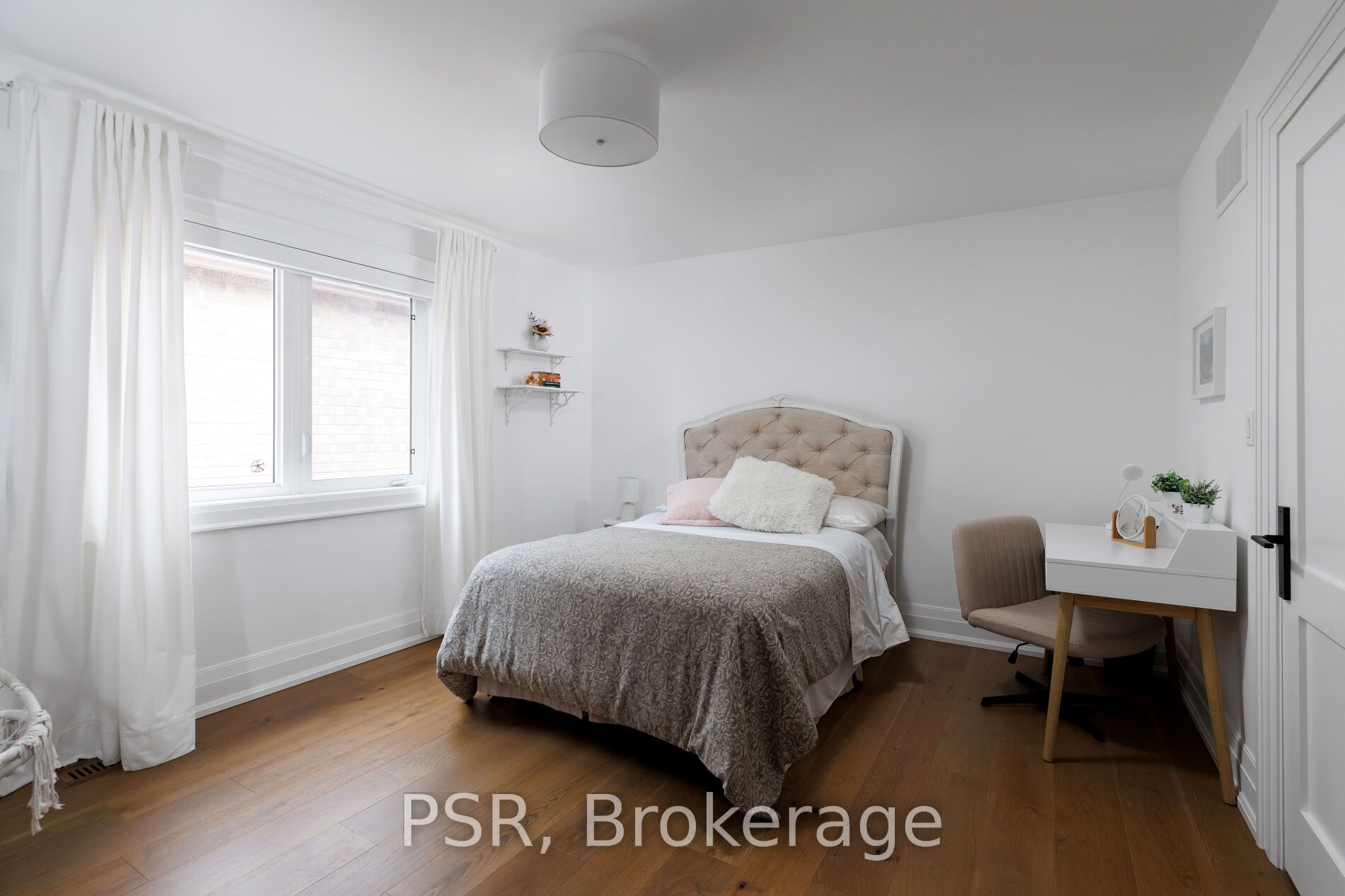 2040 Bingley Crescent Property Photo 31