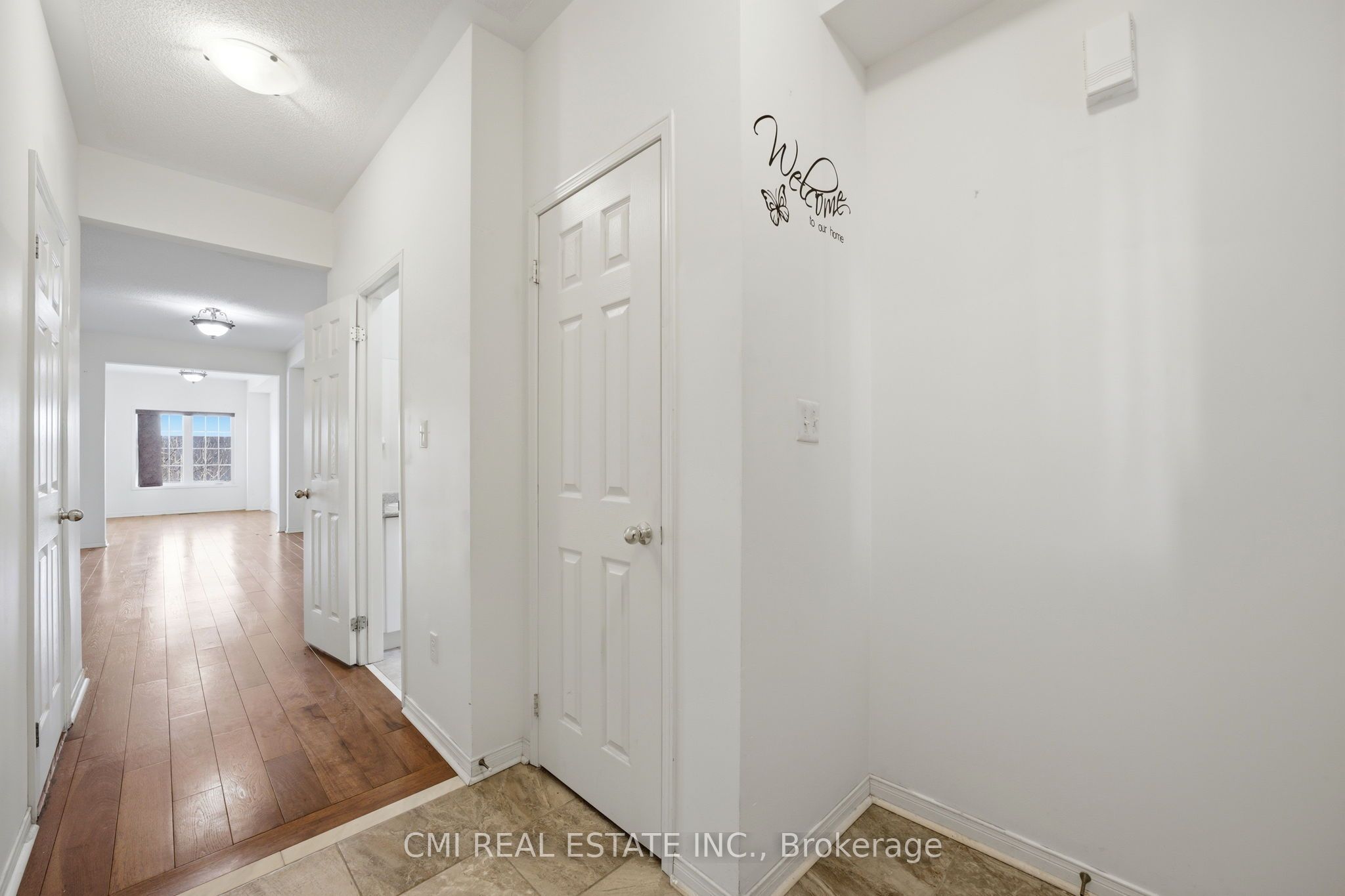 14 Gulfbrook Circle Property Photo 3