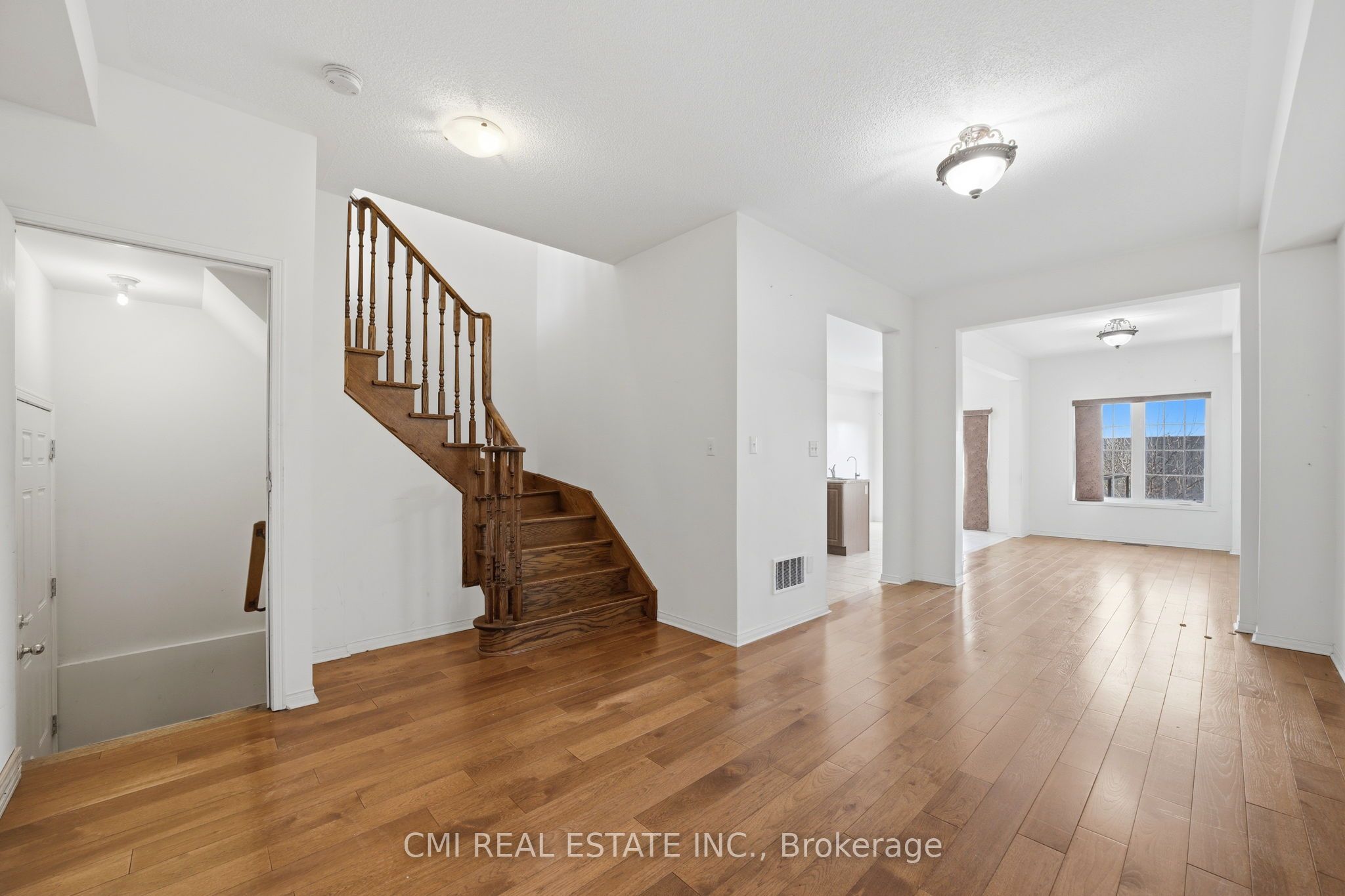14 Gulfbrook Circle Property Photo 4