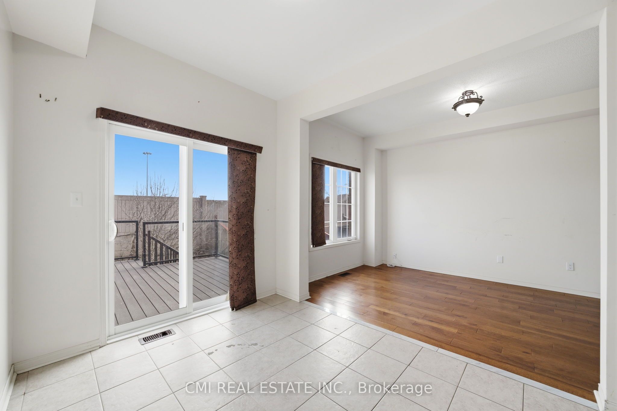 14 Gulfbrook Circle Property Photo 8
