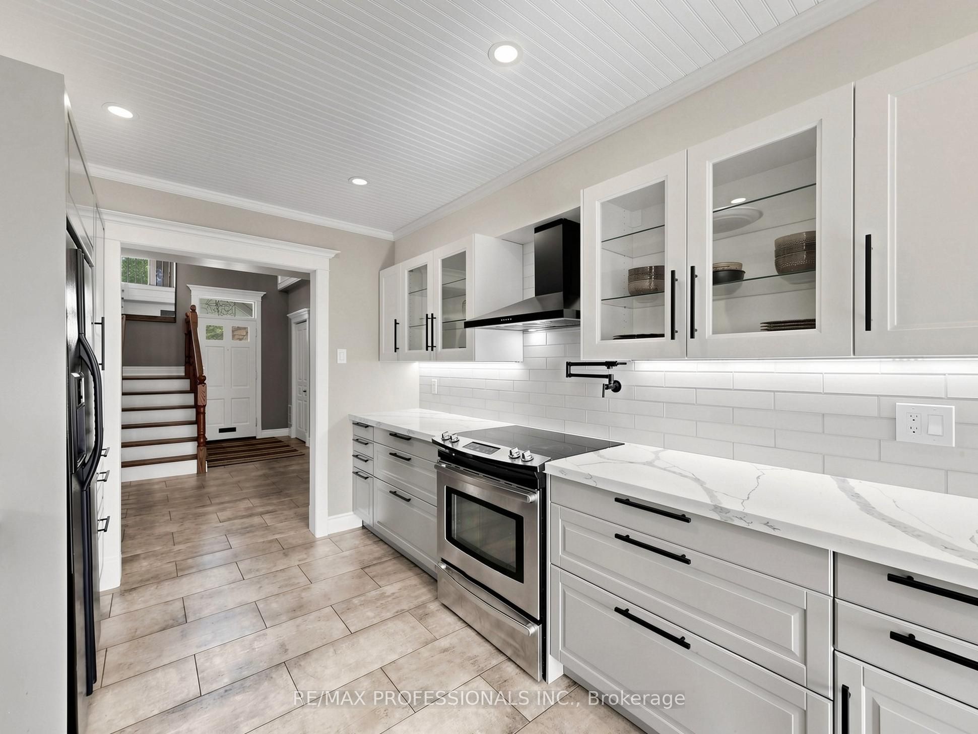 25 Waltham Drive Property Photo 9