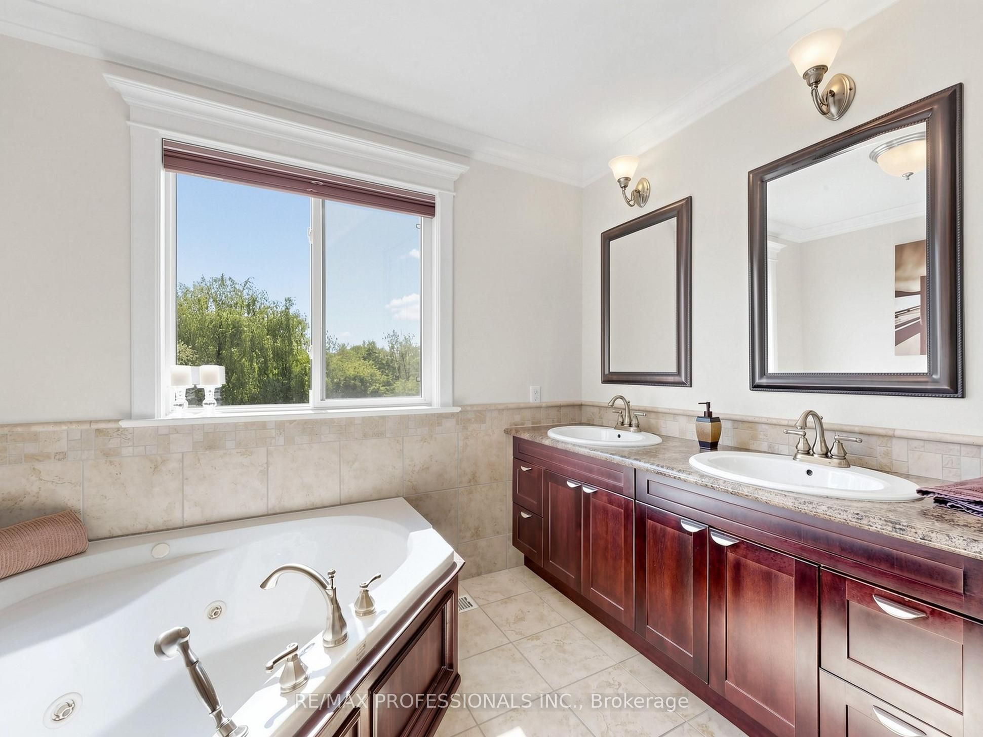 25 Waltham Drive Property Photo 17