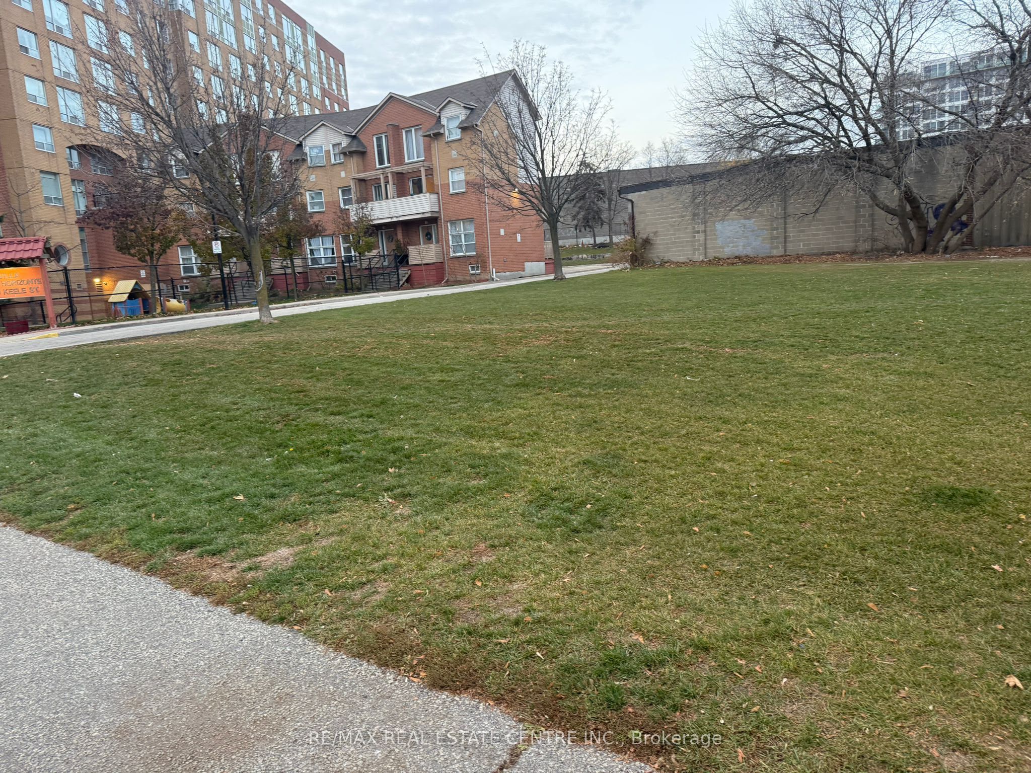 W/s Keele St Property Photo 1