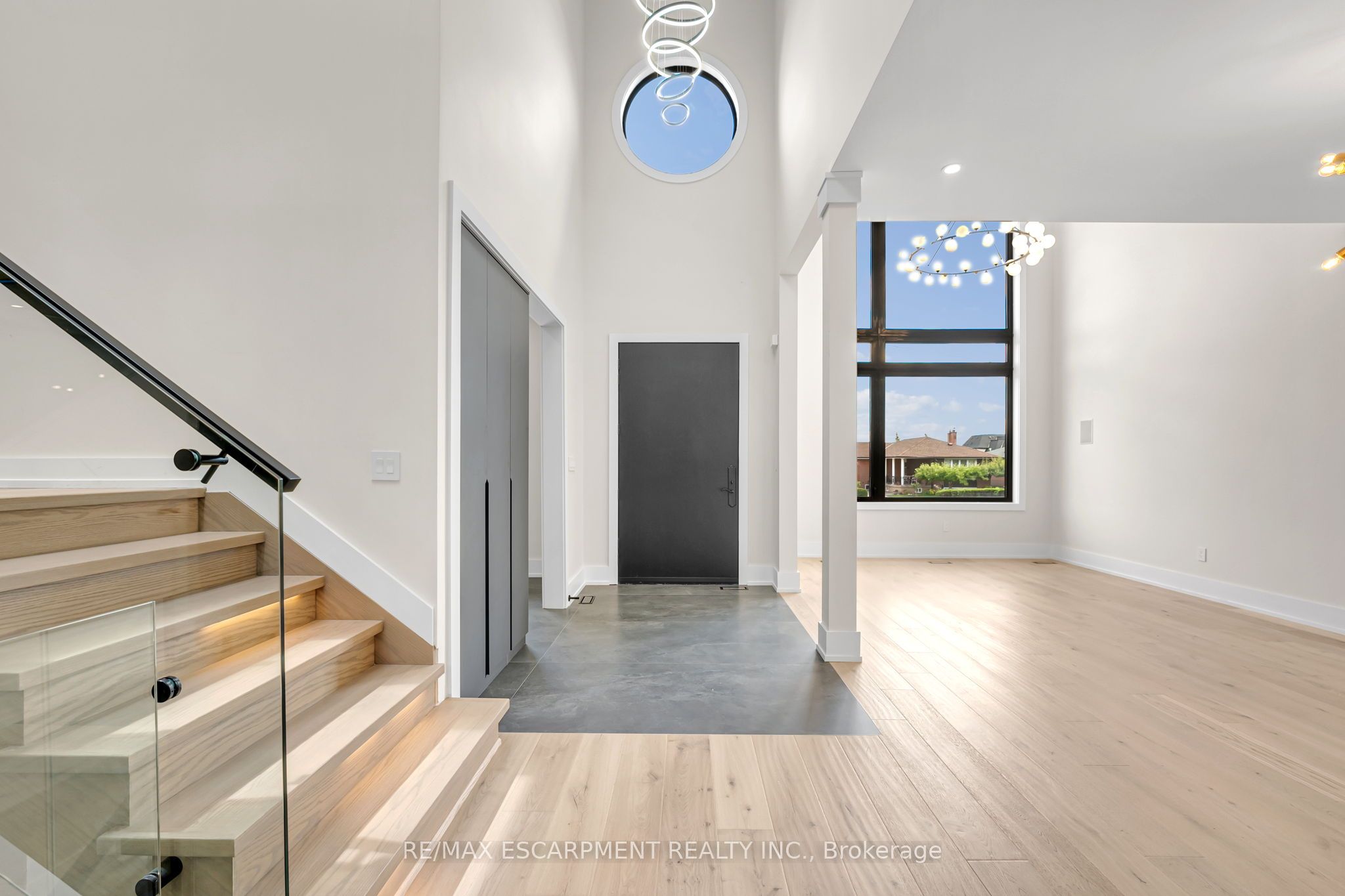 369 Wade Street Property Photo 4
