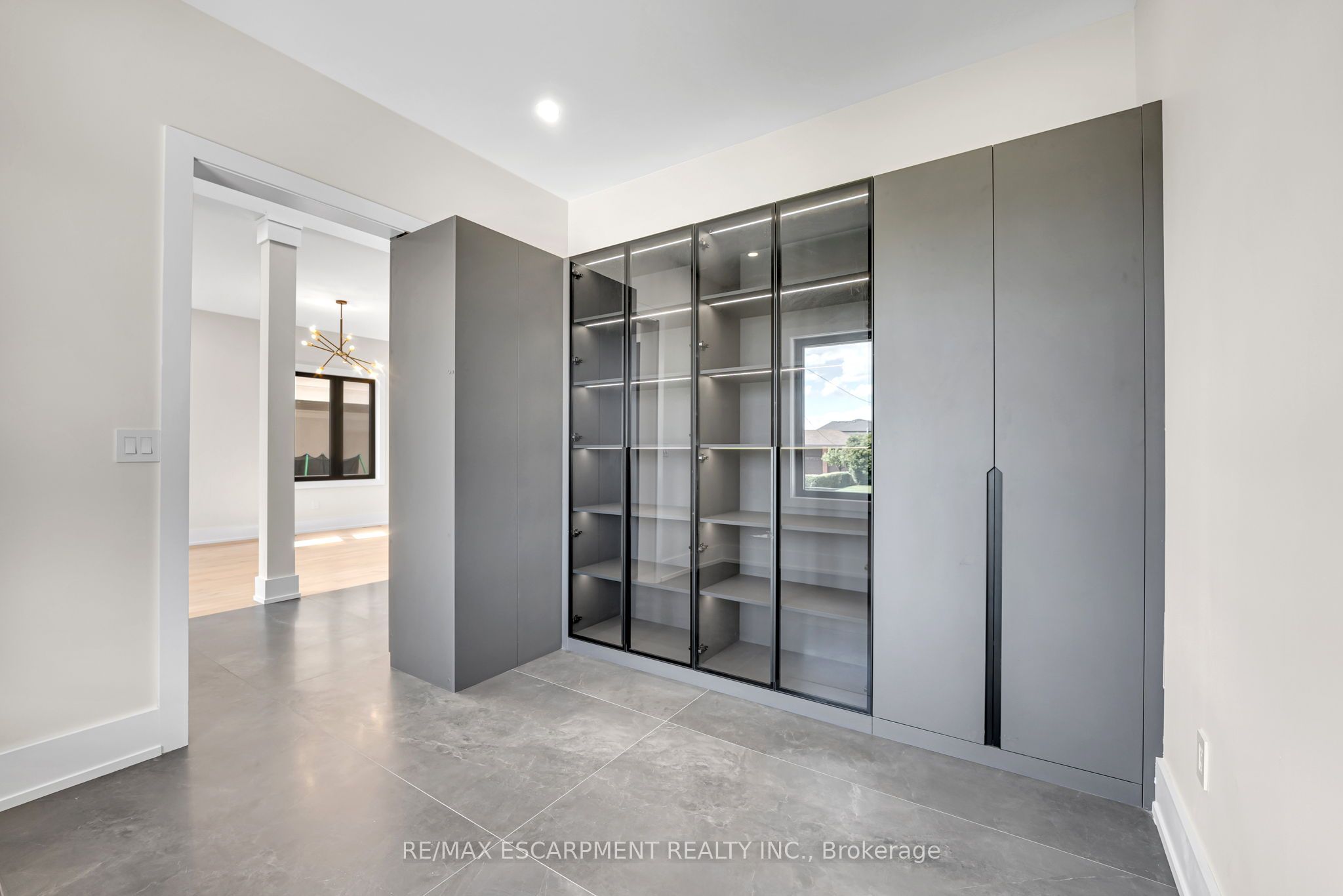 369 Wade Street Property Photo 5