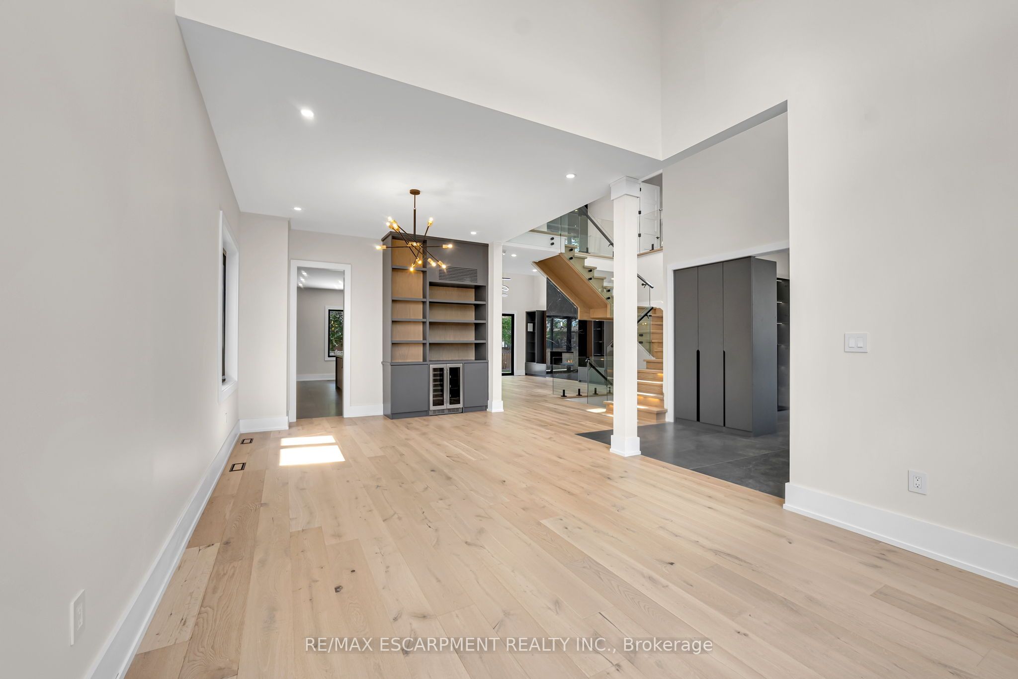 369 Wade Street Property Photo 6