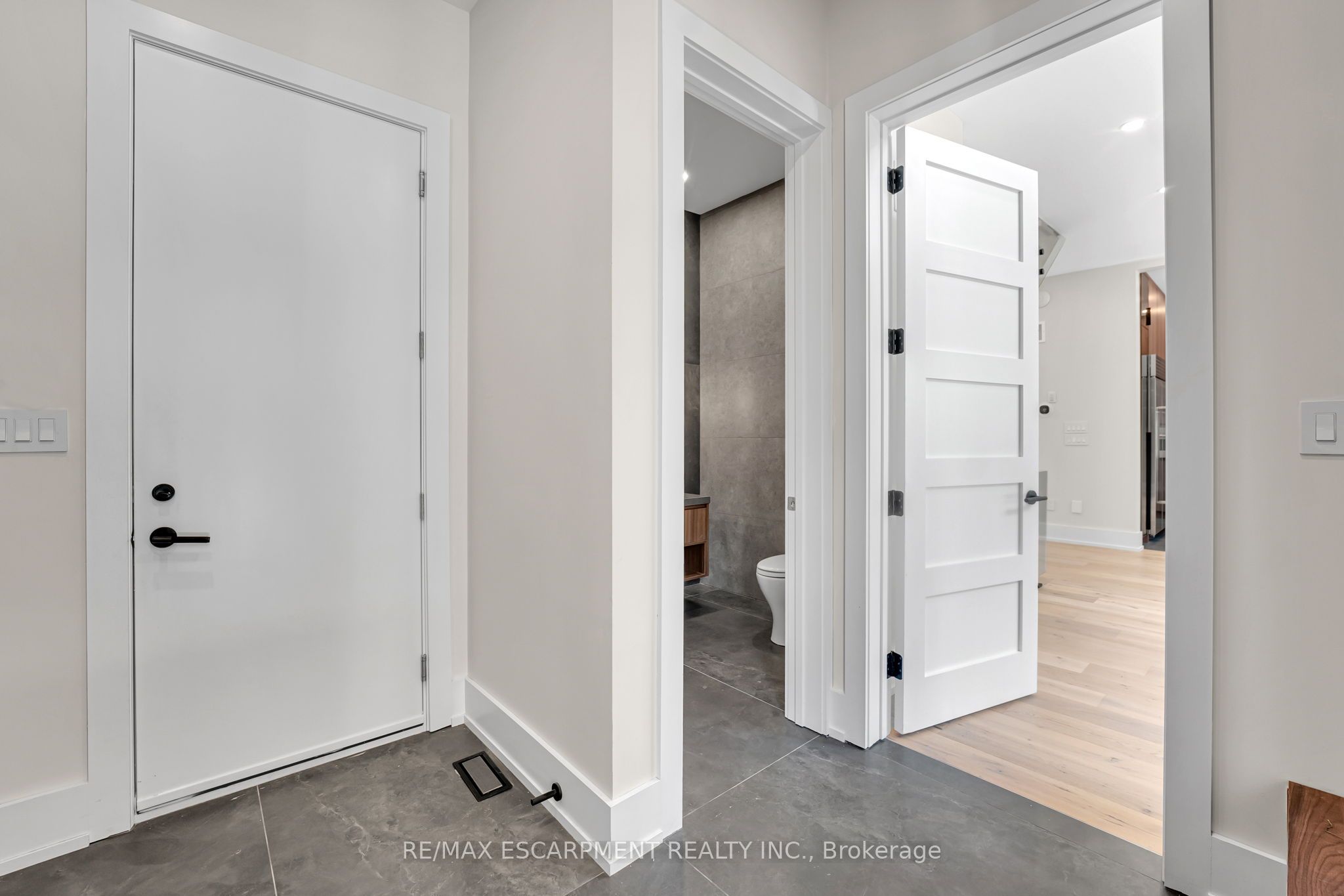 369 Wade Street Property Photo 10
