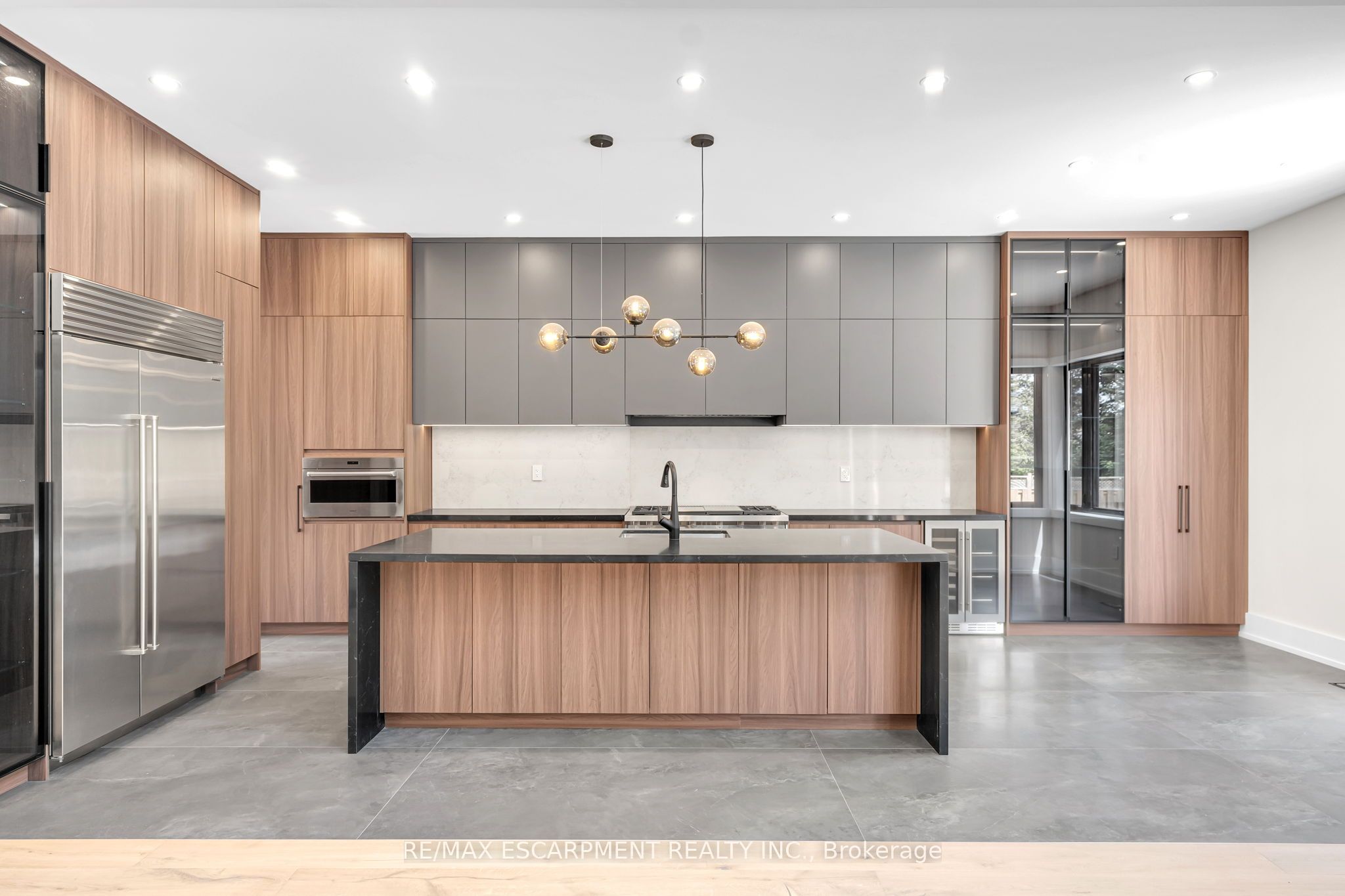 369 Wade Street Property Photo 14