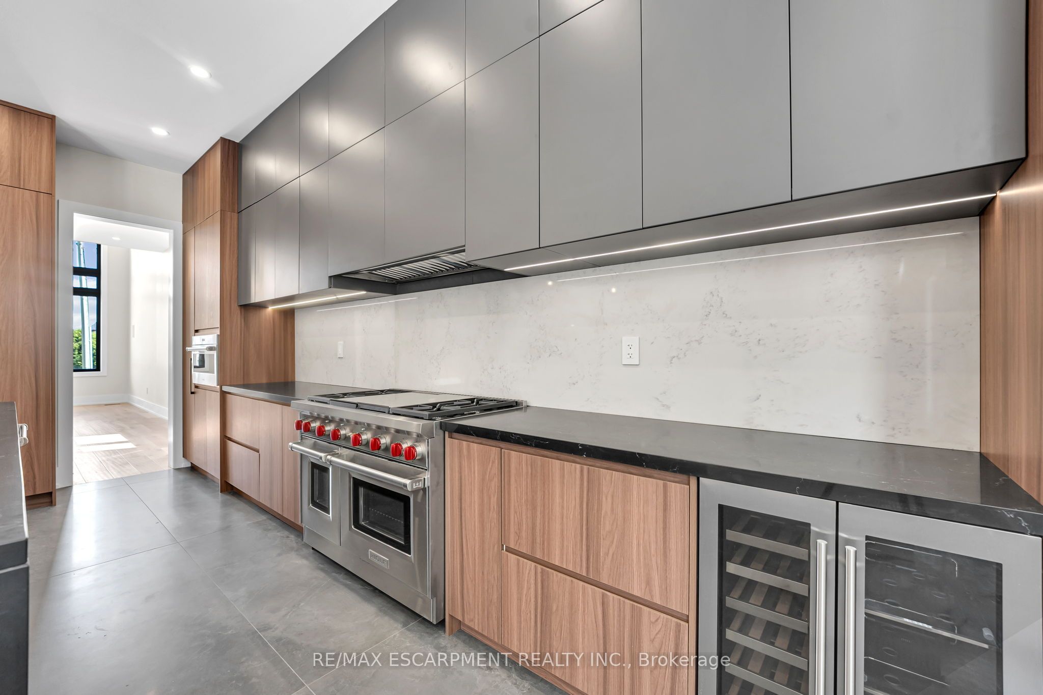 369 Wade Street Property Photo 15