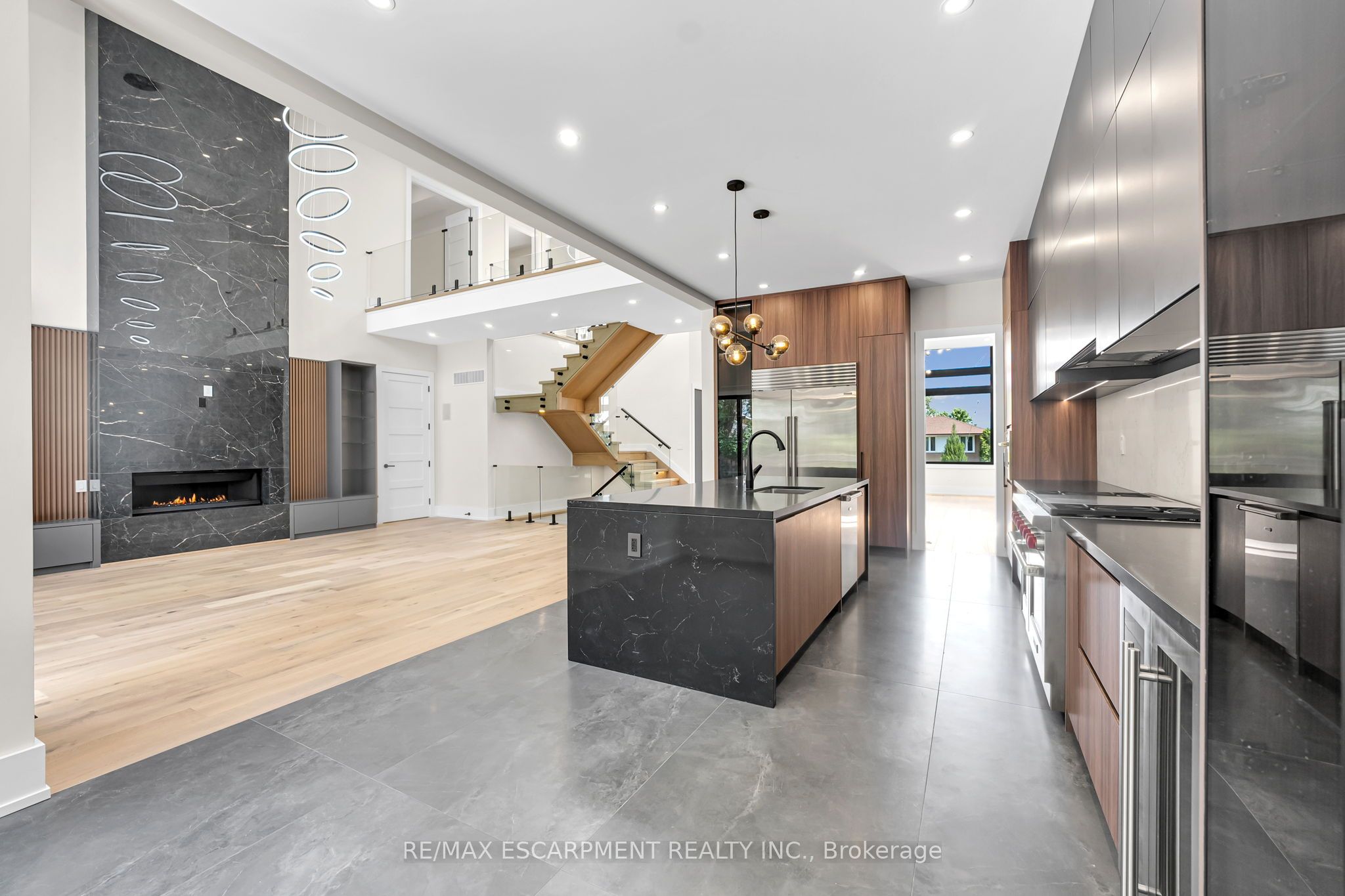 369 Wade Street Property Photo 16